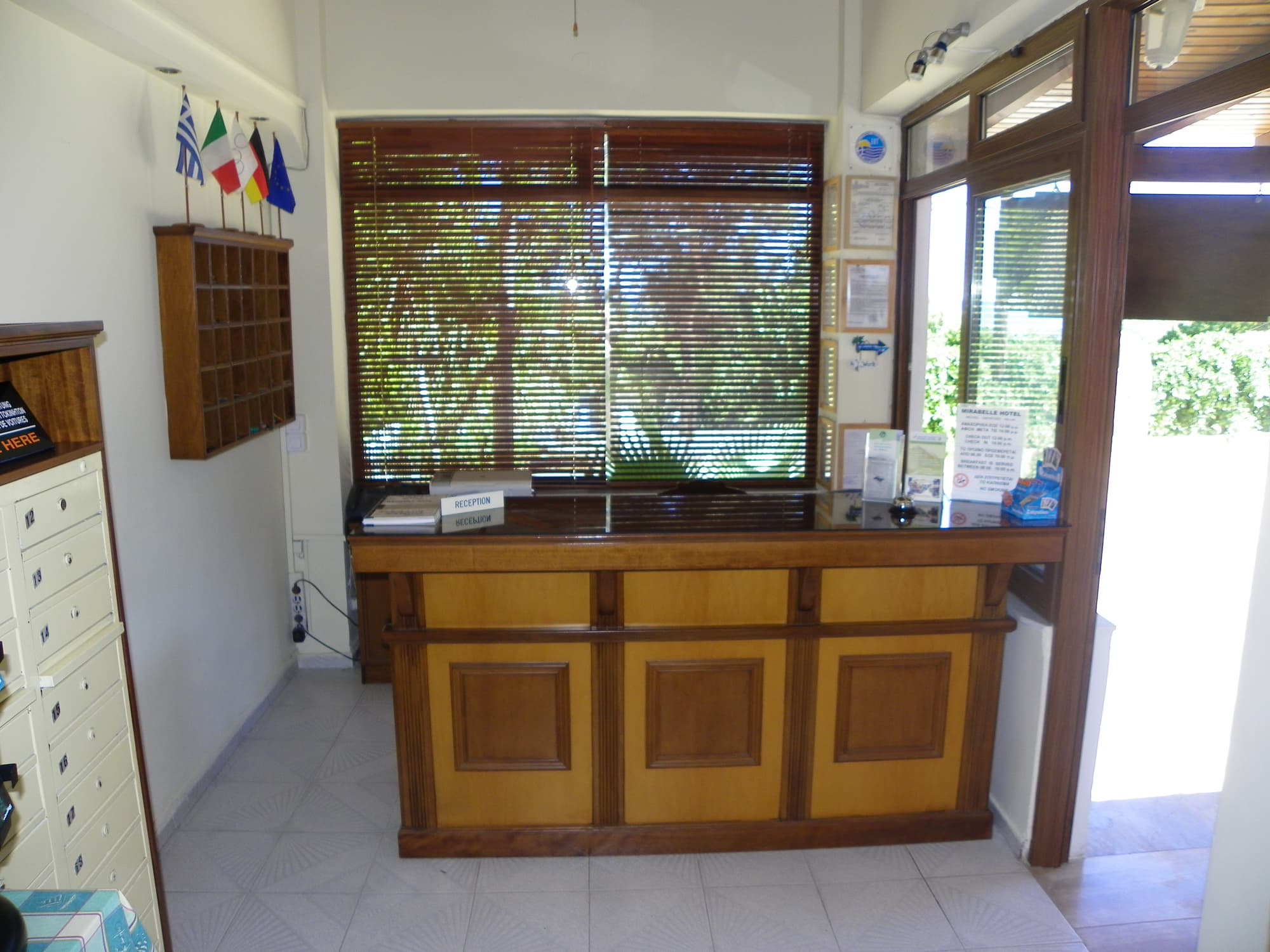 Mirabelle Hotel, Lobby