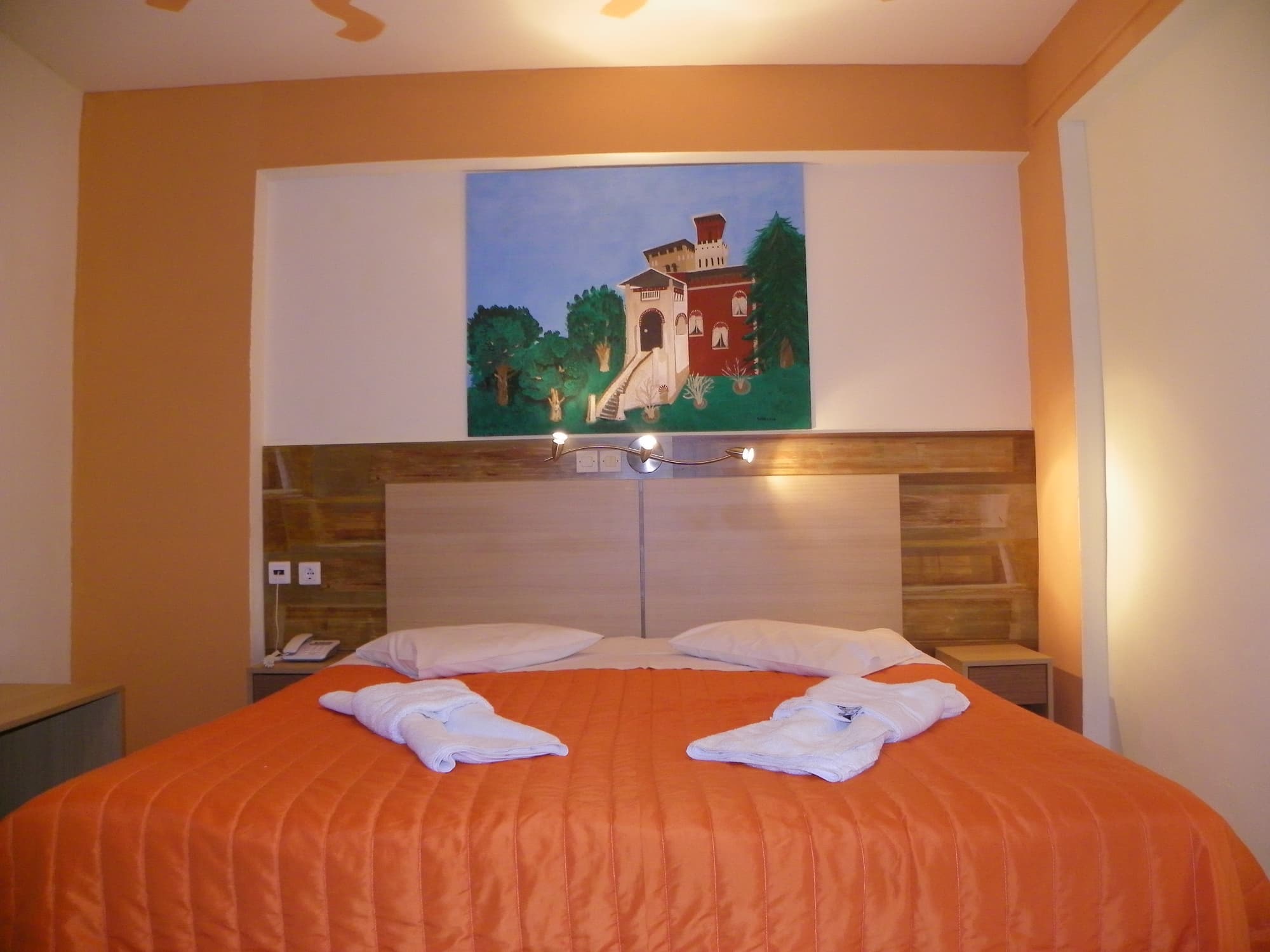 Mirabelle Hotel, Room