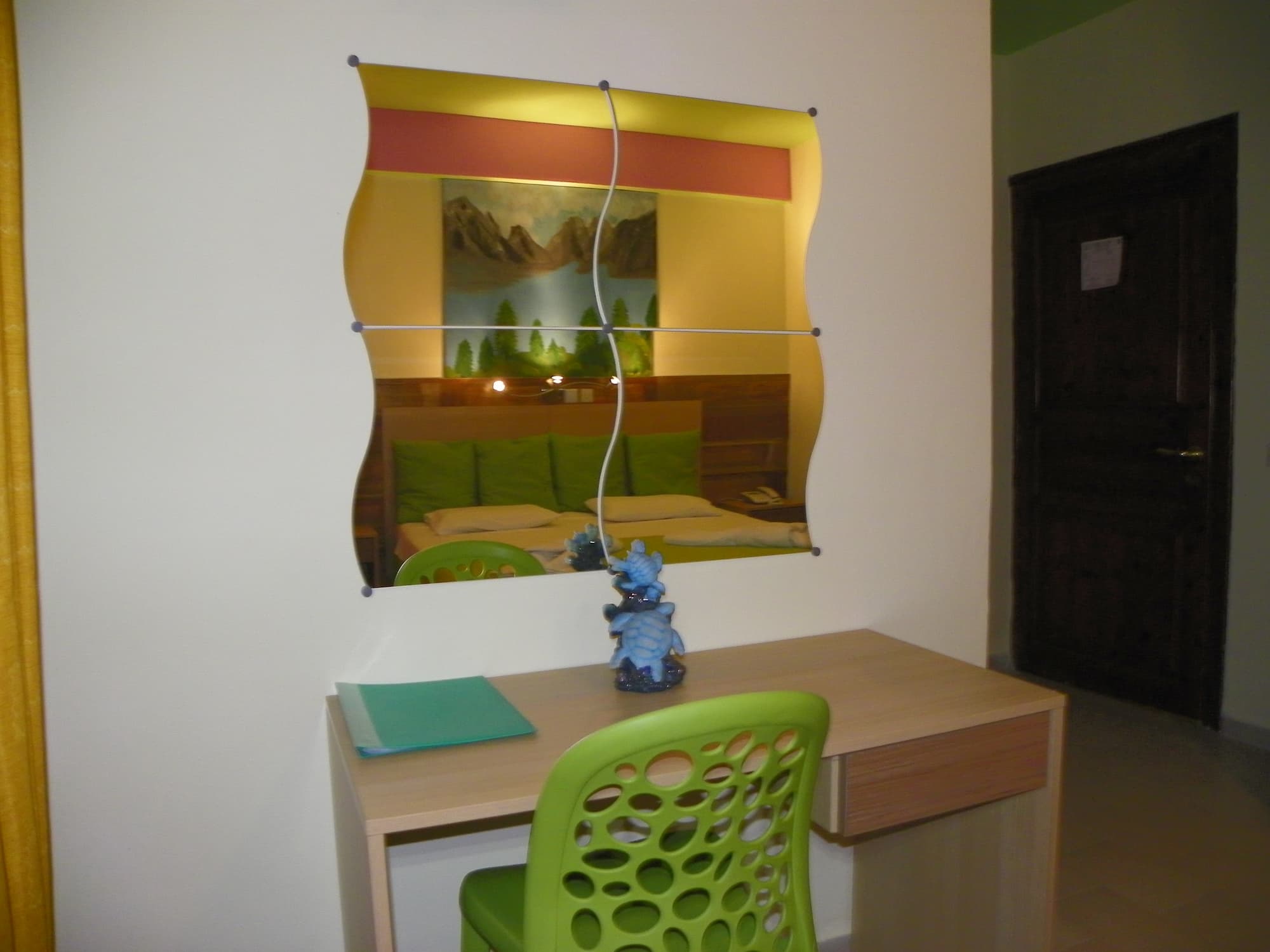 Mirabelle Hotel, Room