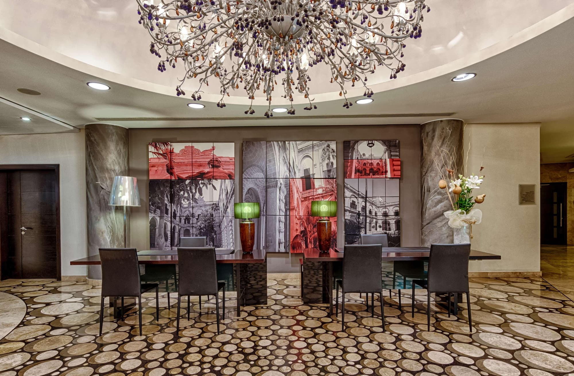 AX The Palace, Lobby