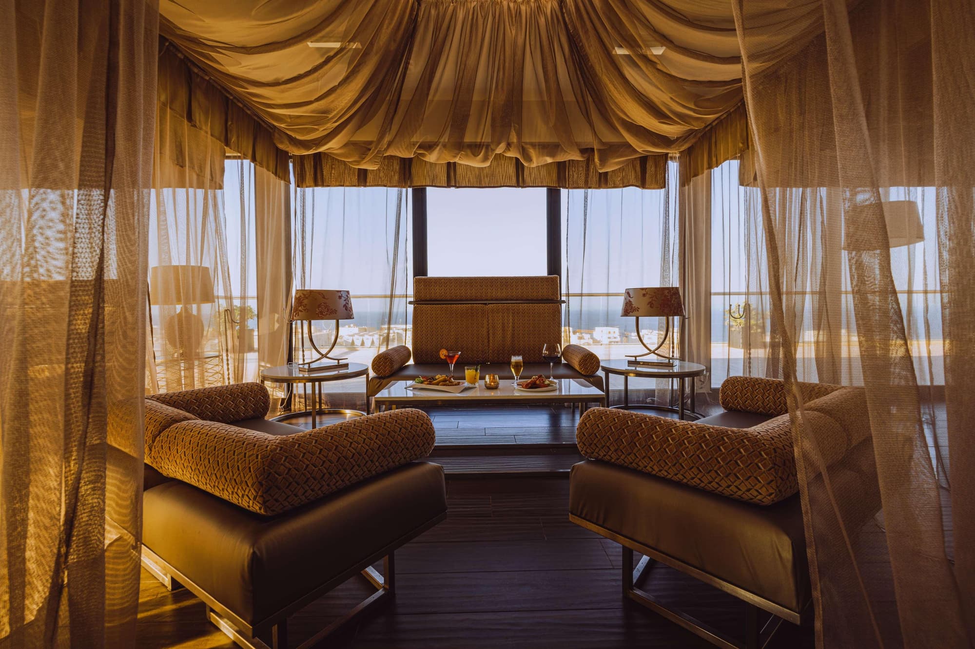 AX The Palace, Restaurant