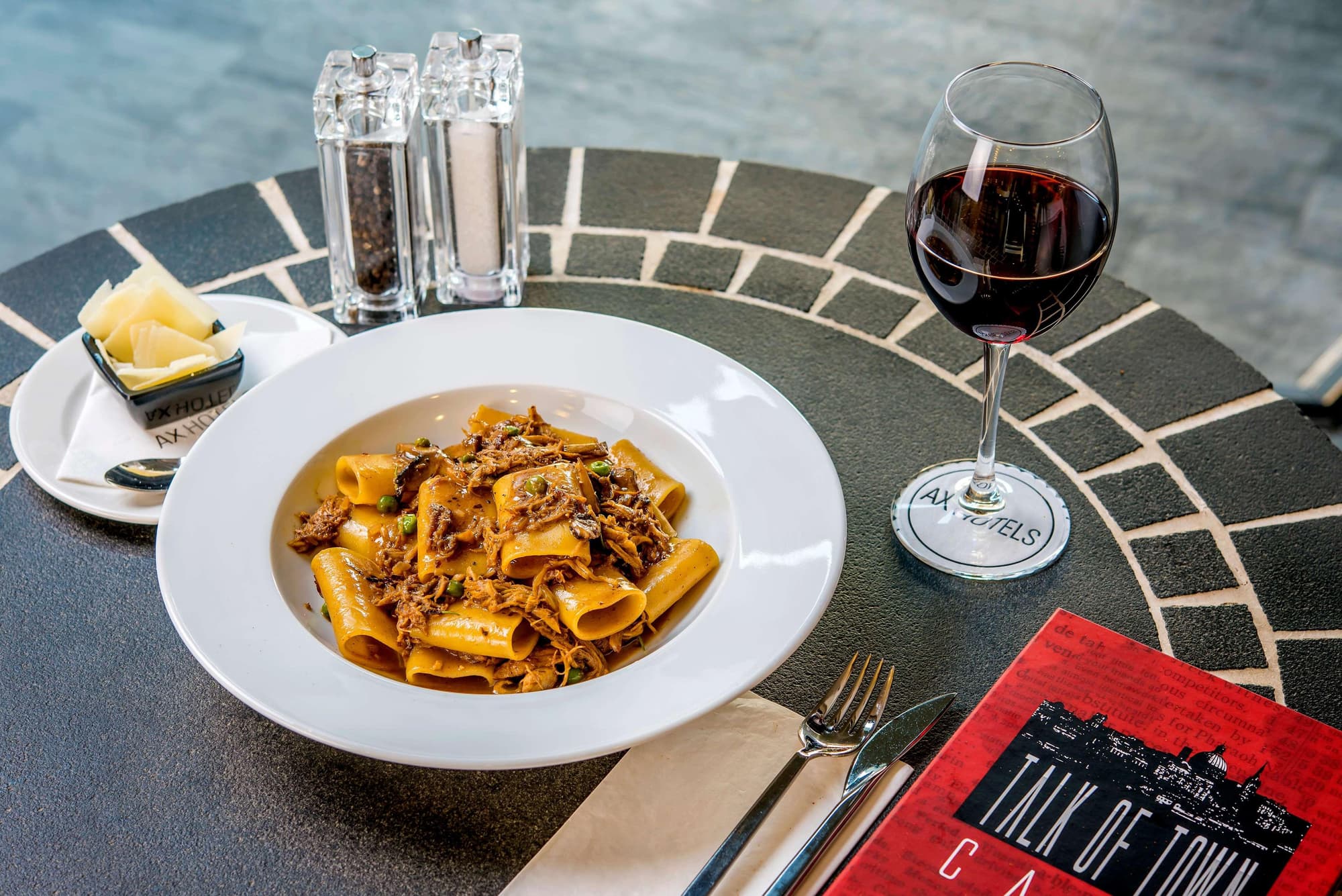 AX The Palace, Restaurant