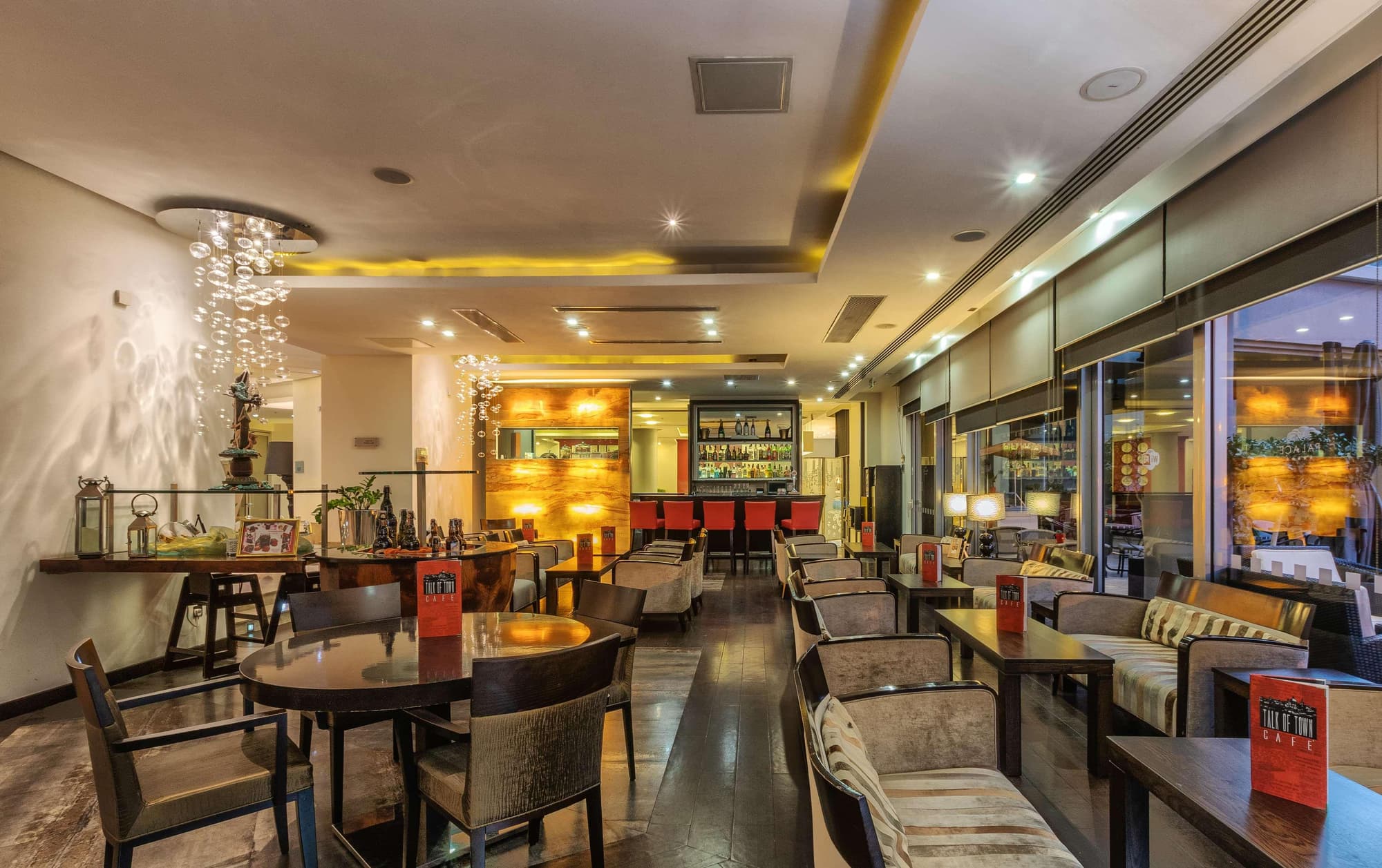 AX The Palace, Restaurant