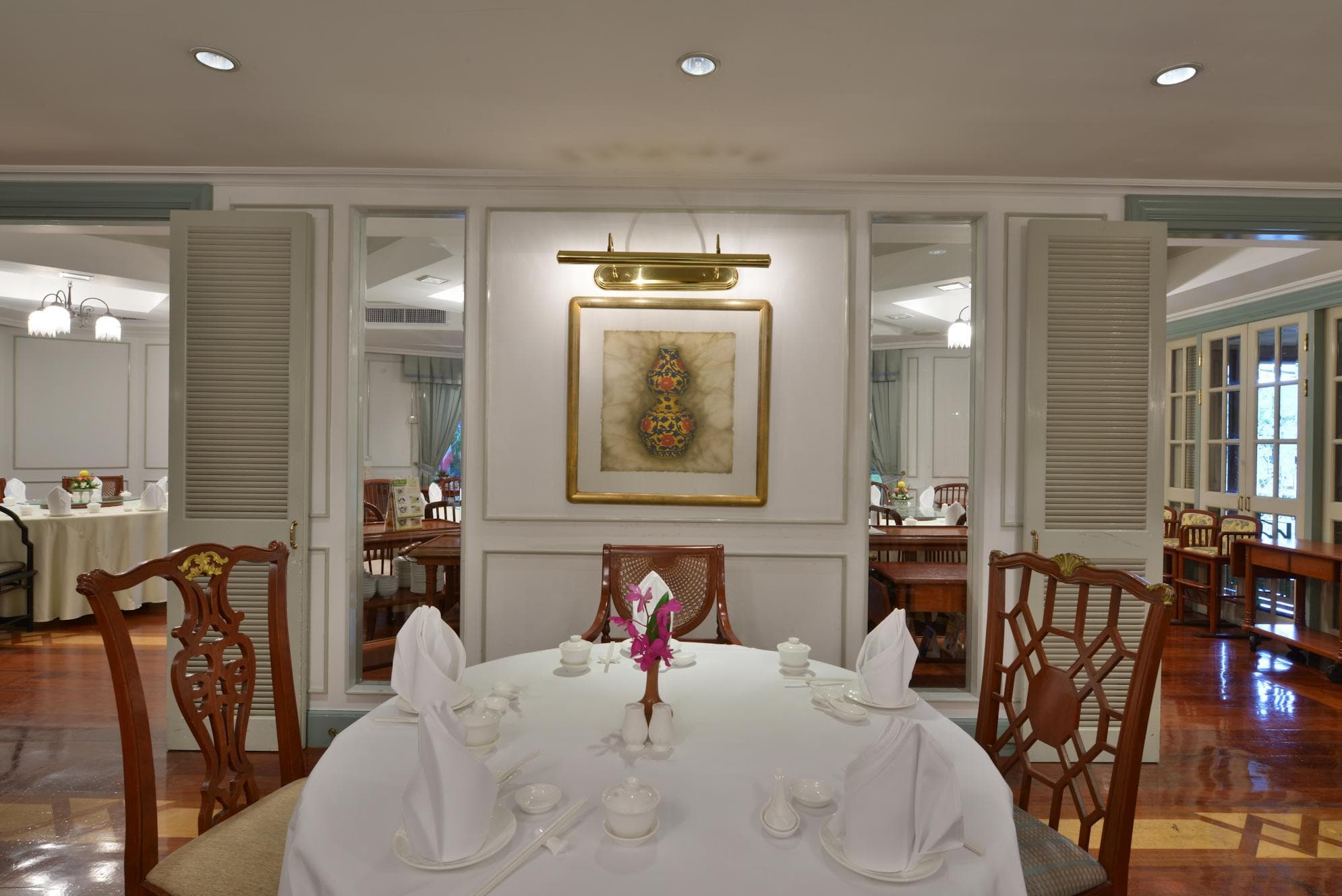 Evergreen Laurel Bangkok, Restaurant