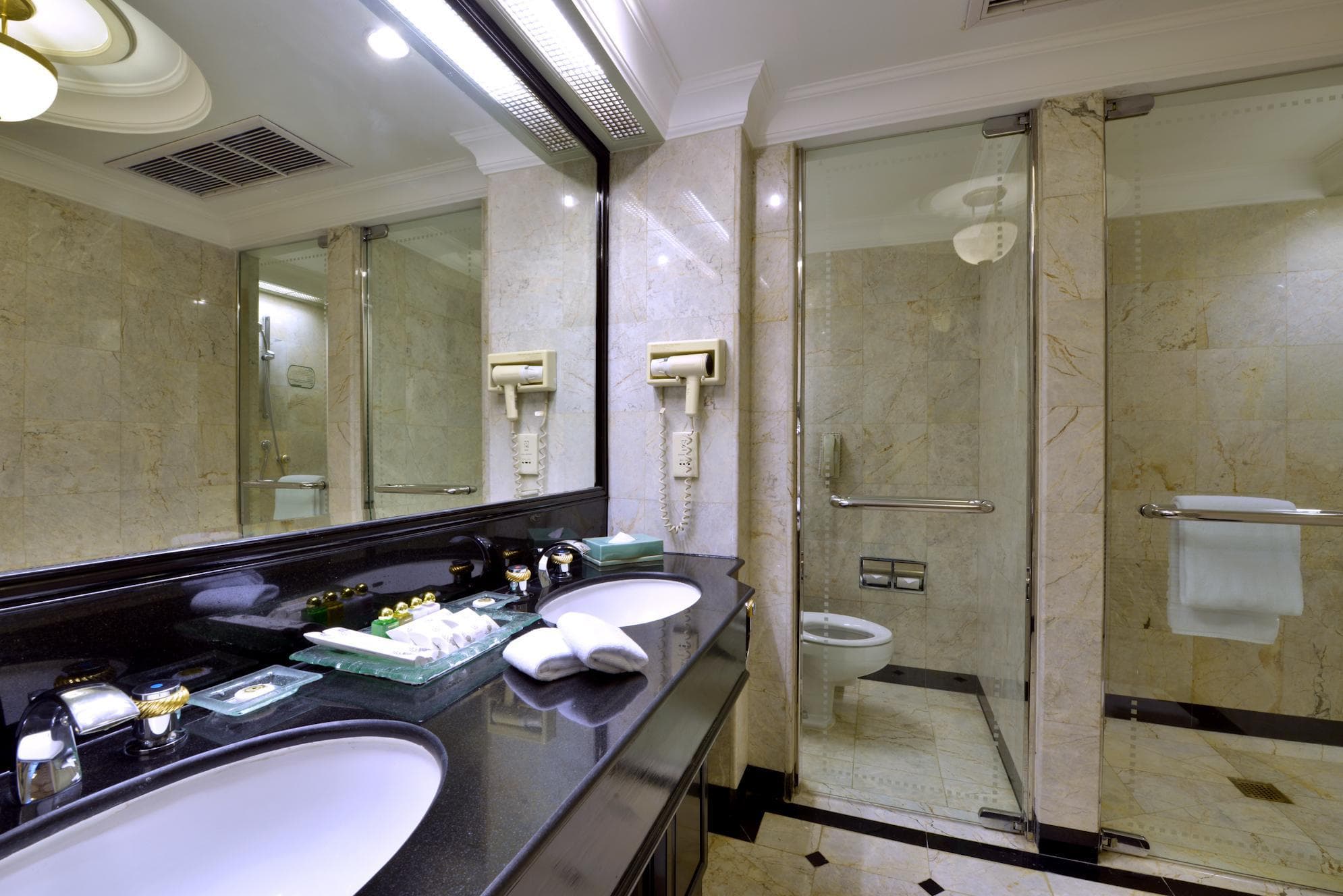 Evergreen Laurel Bangkok, Room