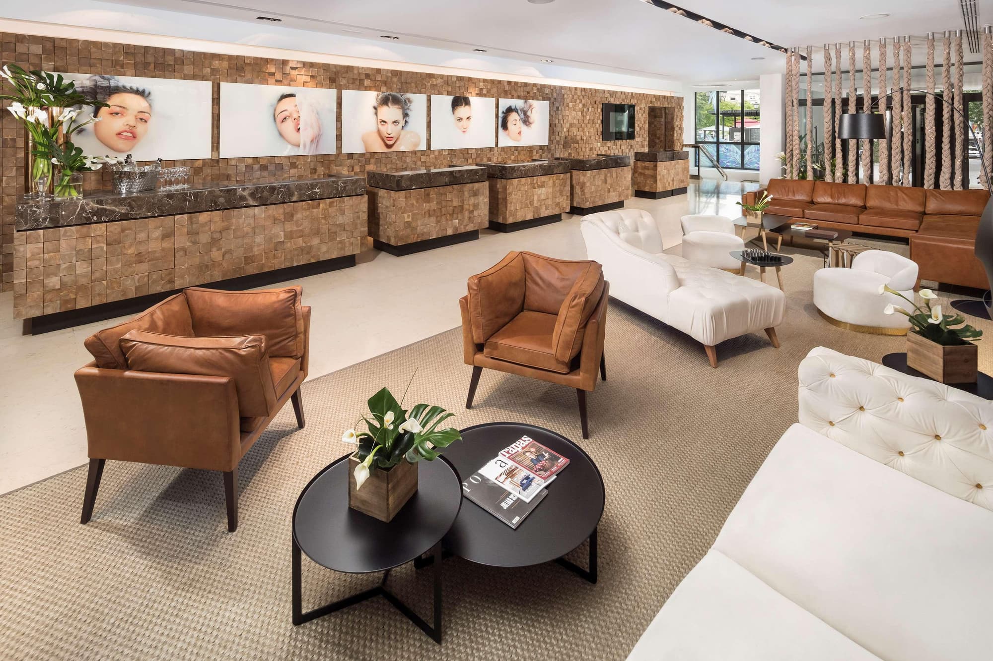 ME Madrid Reina Victoria, Lobby