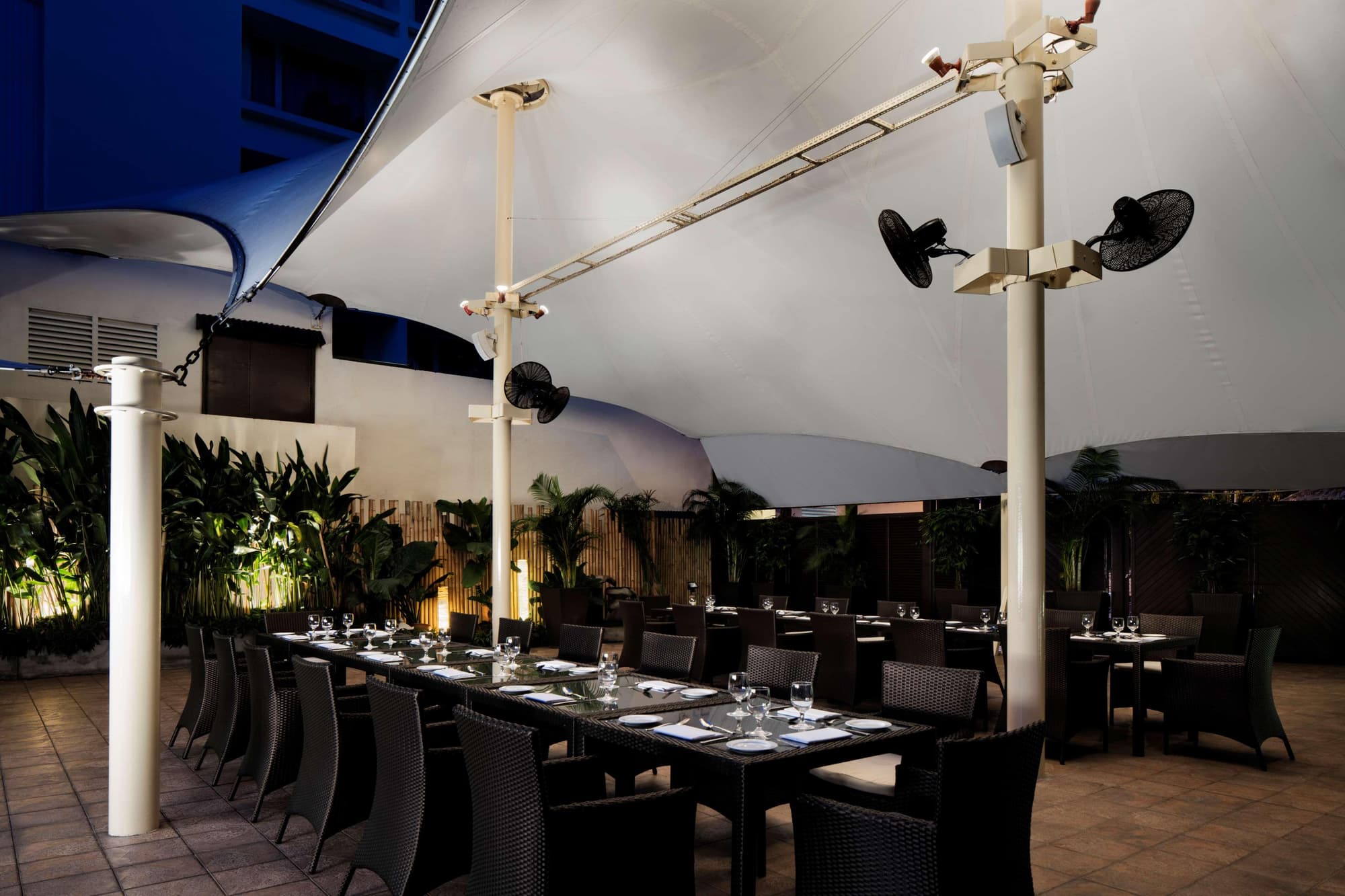 Radisson Hotel Brunei Darussalam, Pool