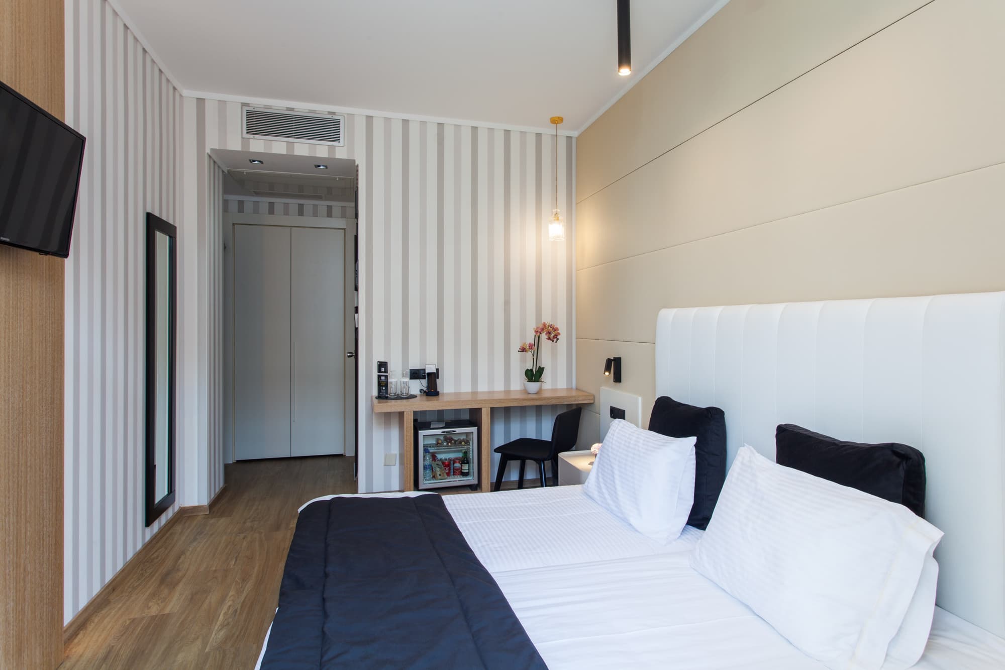 Egnatia Palace, Room