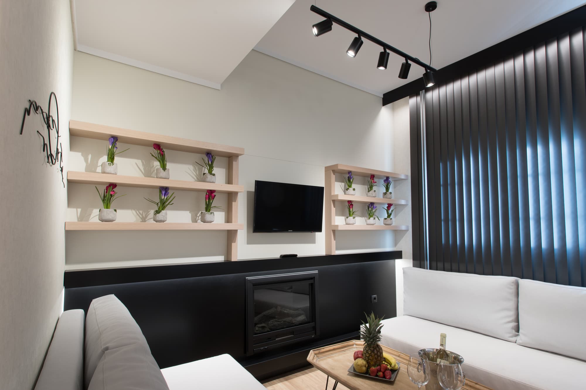 Egnatia Palace, Room