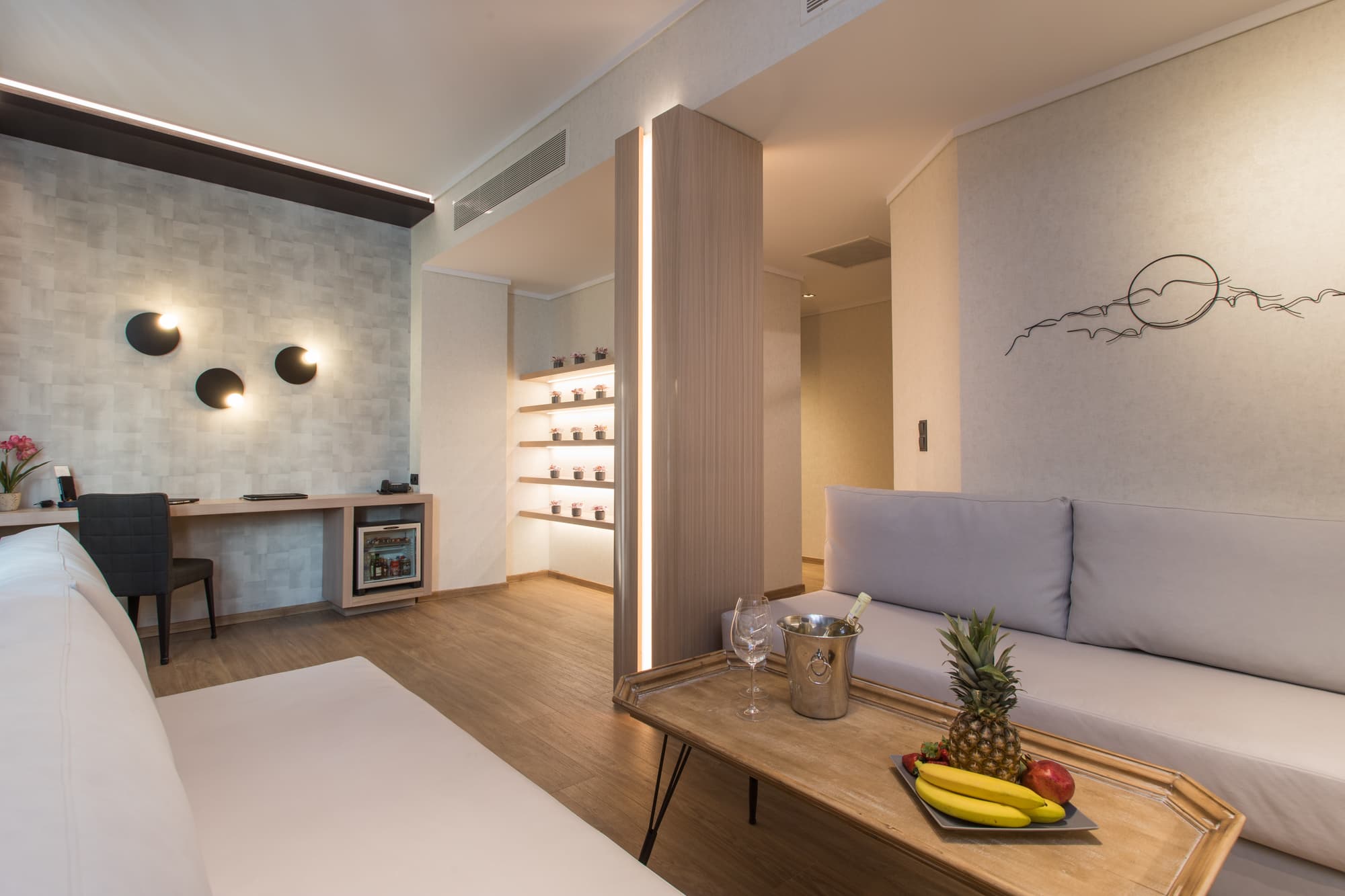 Egnatia Palace, Room