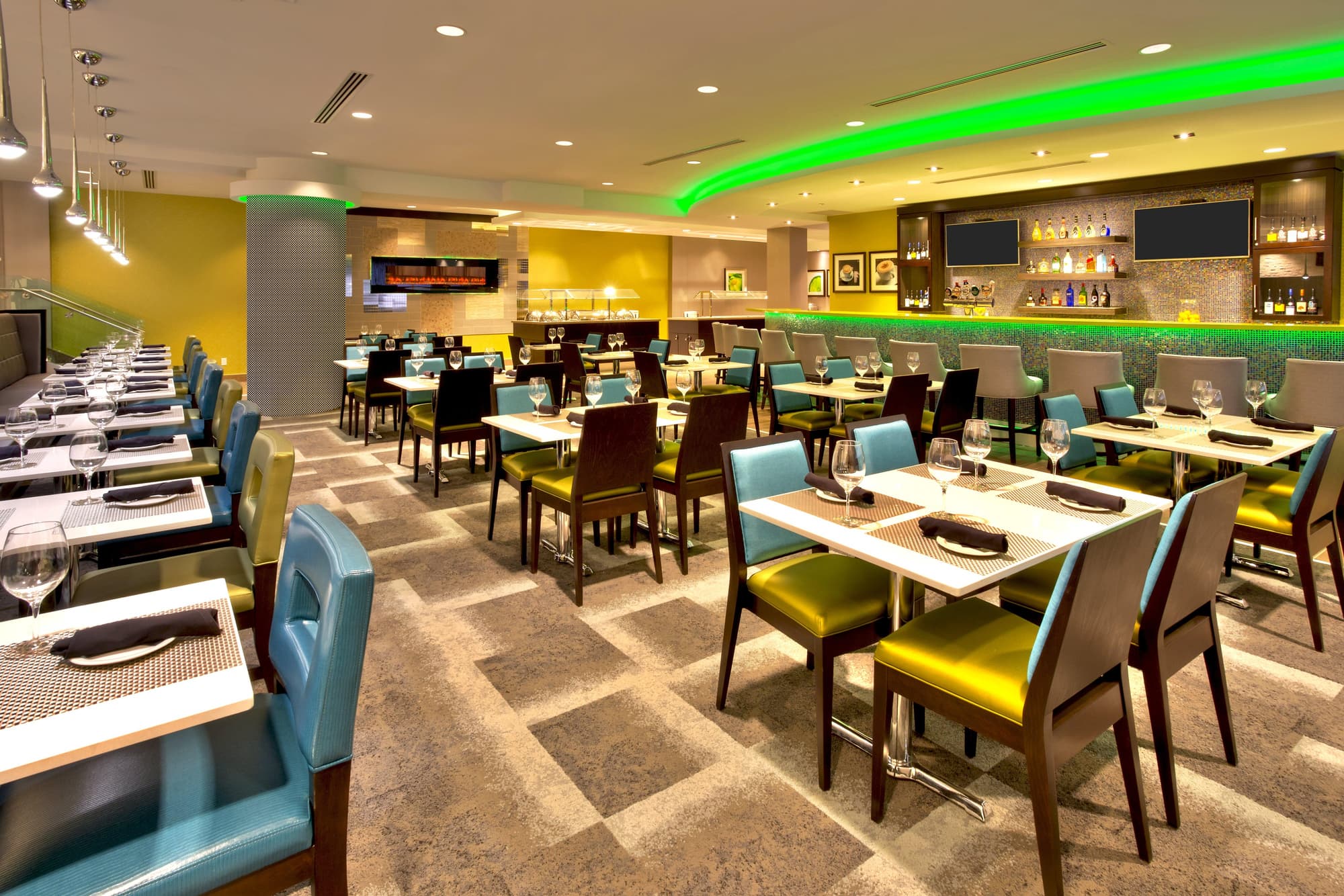 Crowne Plaza Kitchener Waterloo , Bar