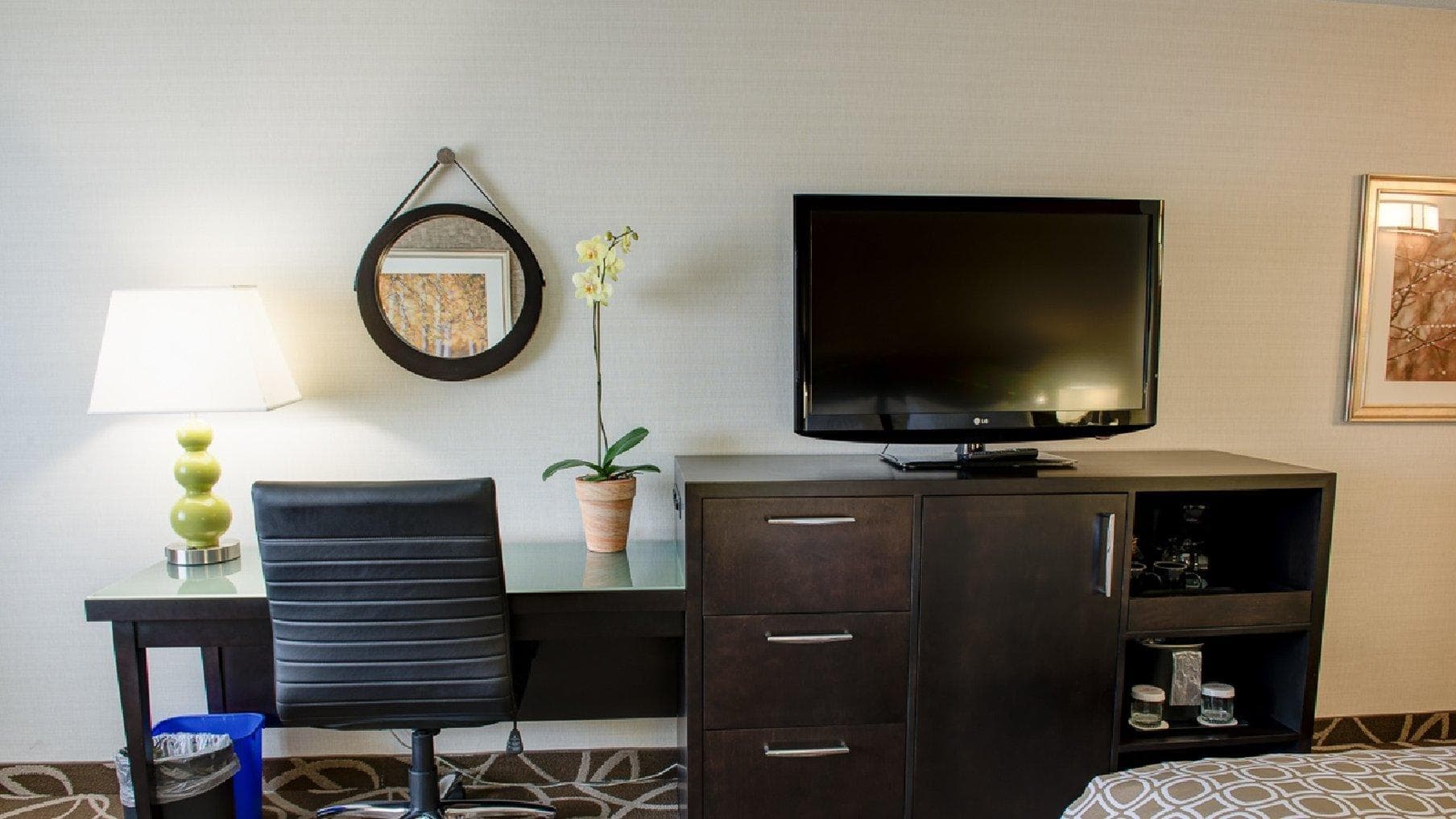 Crowne Plaza Kitchener Waterloo , Room