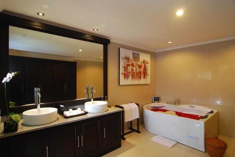 Bali Rich Villas Seminyak Beach , Room