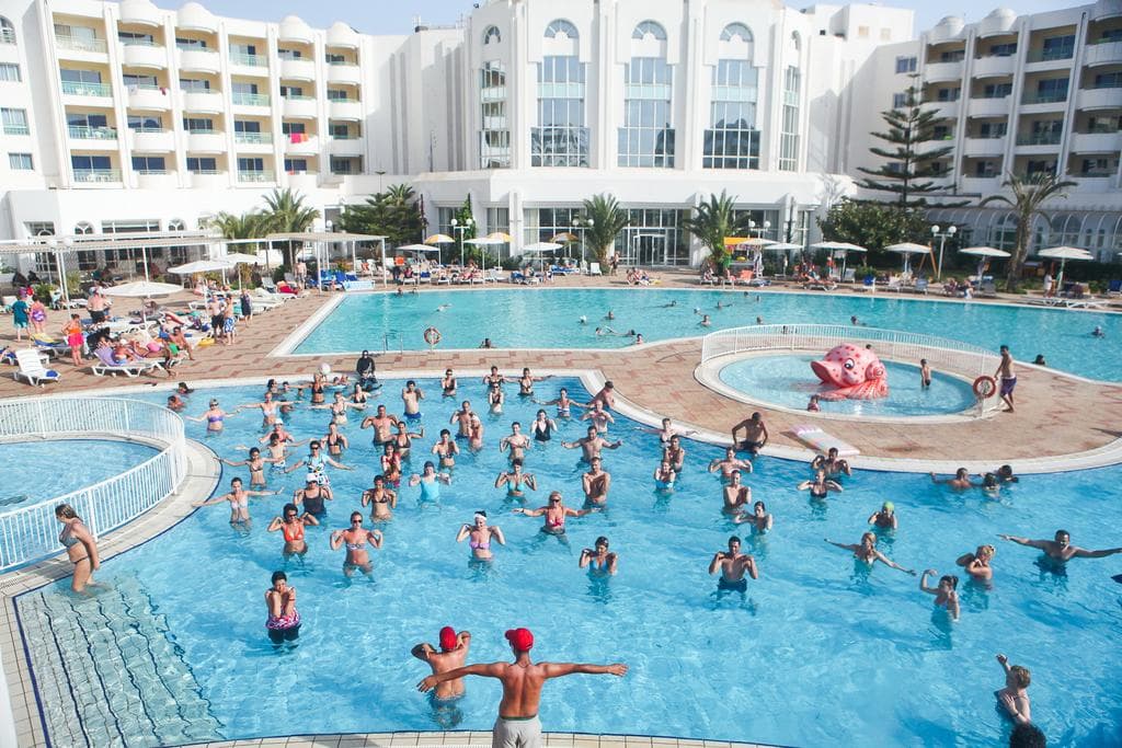 El Mouradi El Menzah, Sports and Entertainment