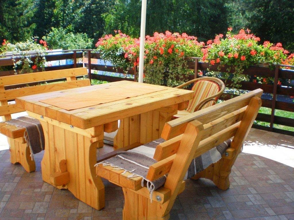 House Sankovic, Terrace