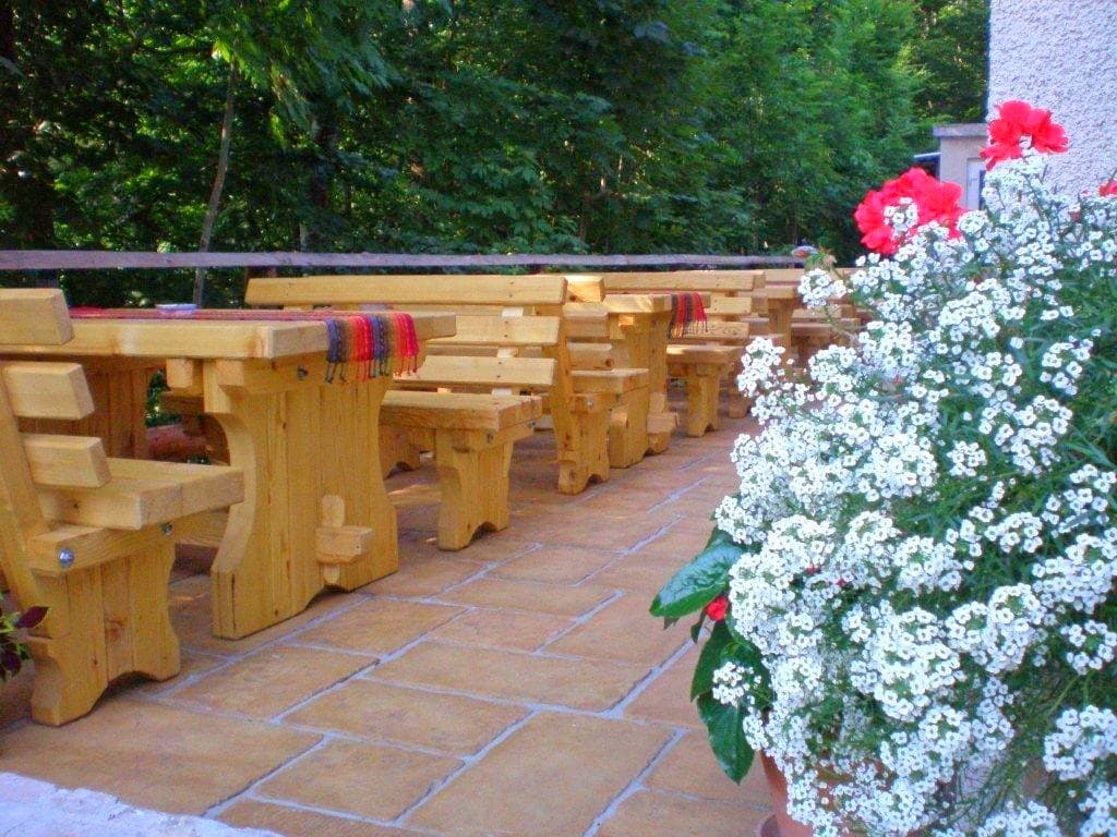 House Sankovic, Terrace