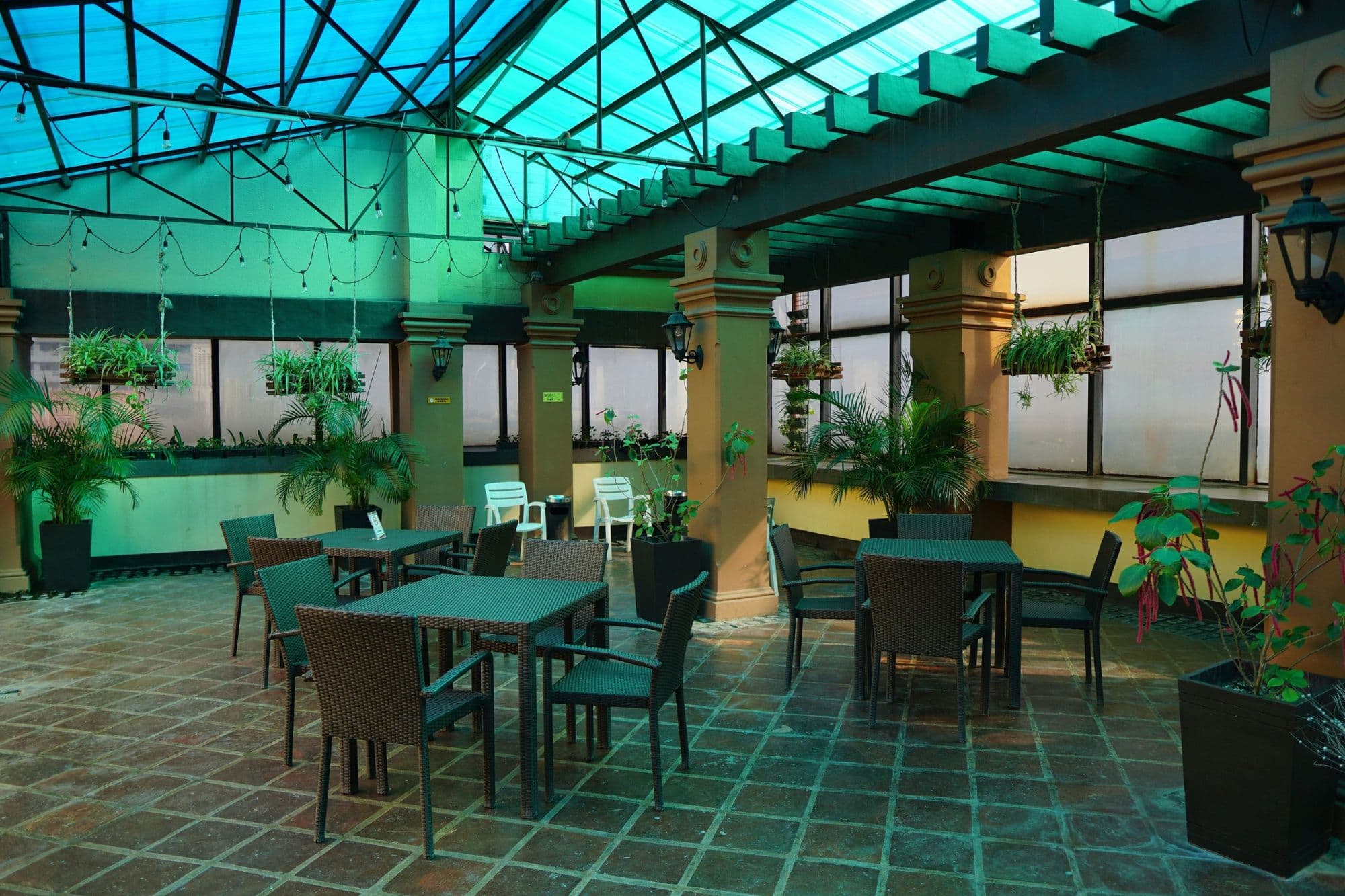 Bayview Park Hotel, Pool