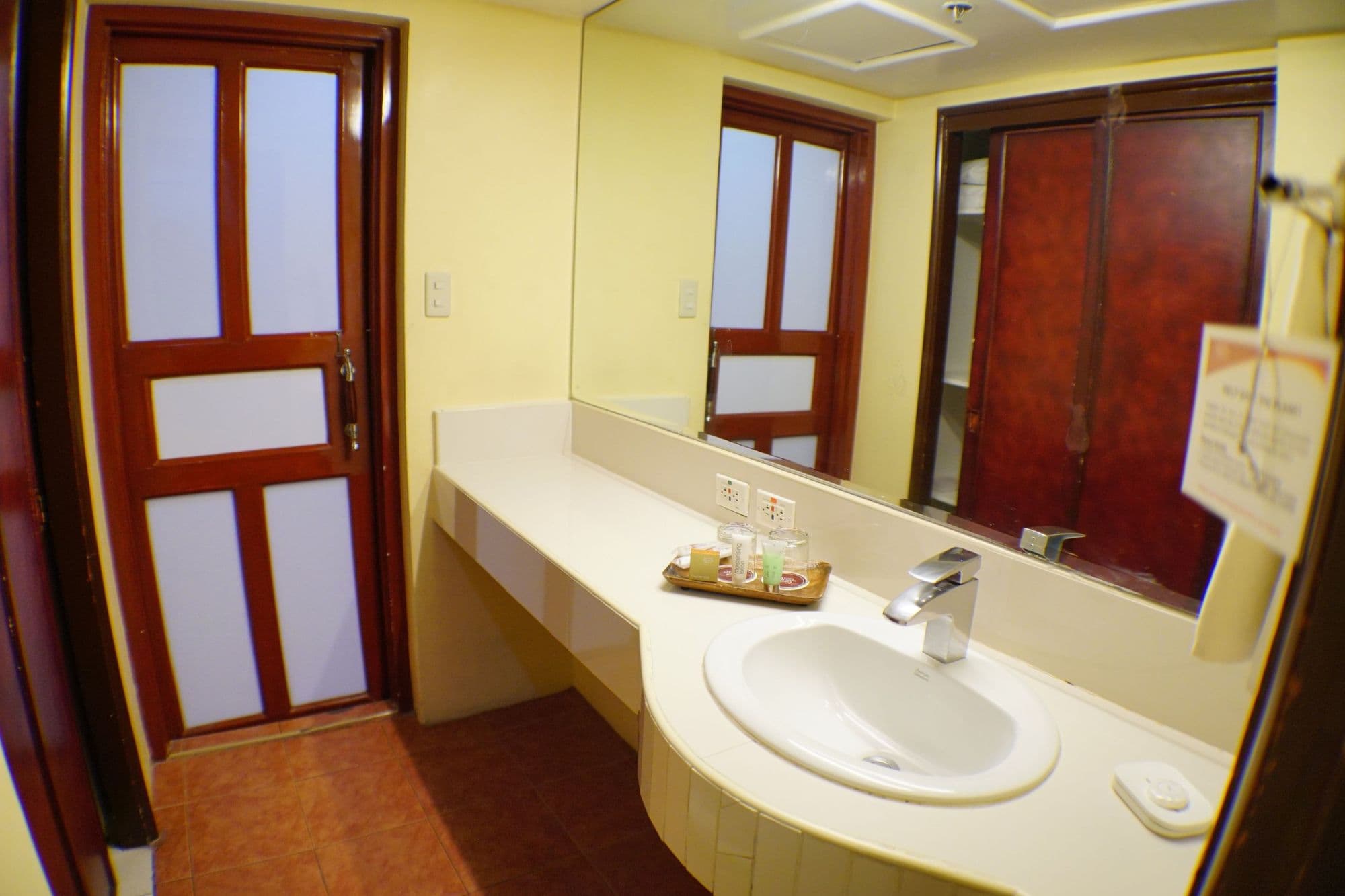 Bayview Park Hotel, Room