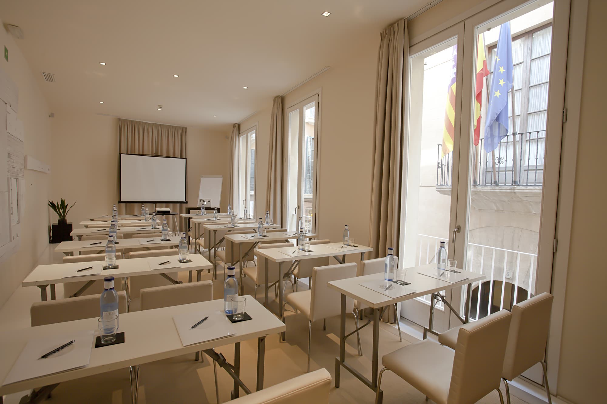 Puro Grand, Conferences