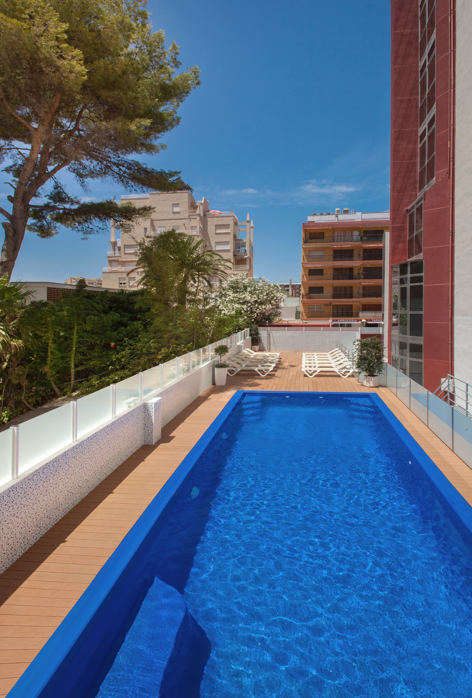 RH Gijon Gandia, Pool