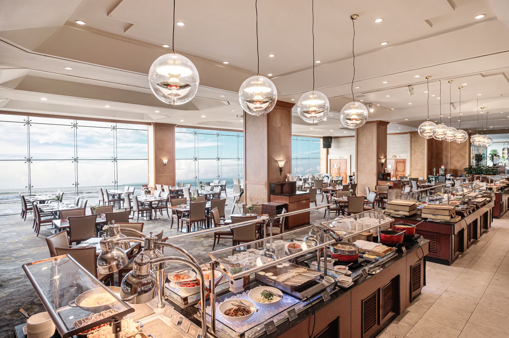 Ramada Plaza by Wyndham Jeju Ocean Front, Restaurant