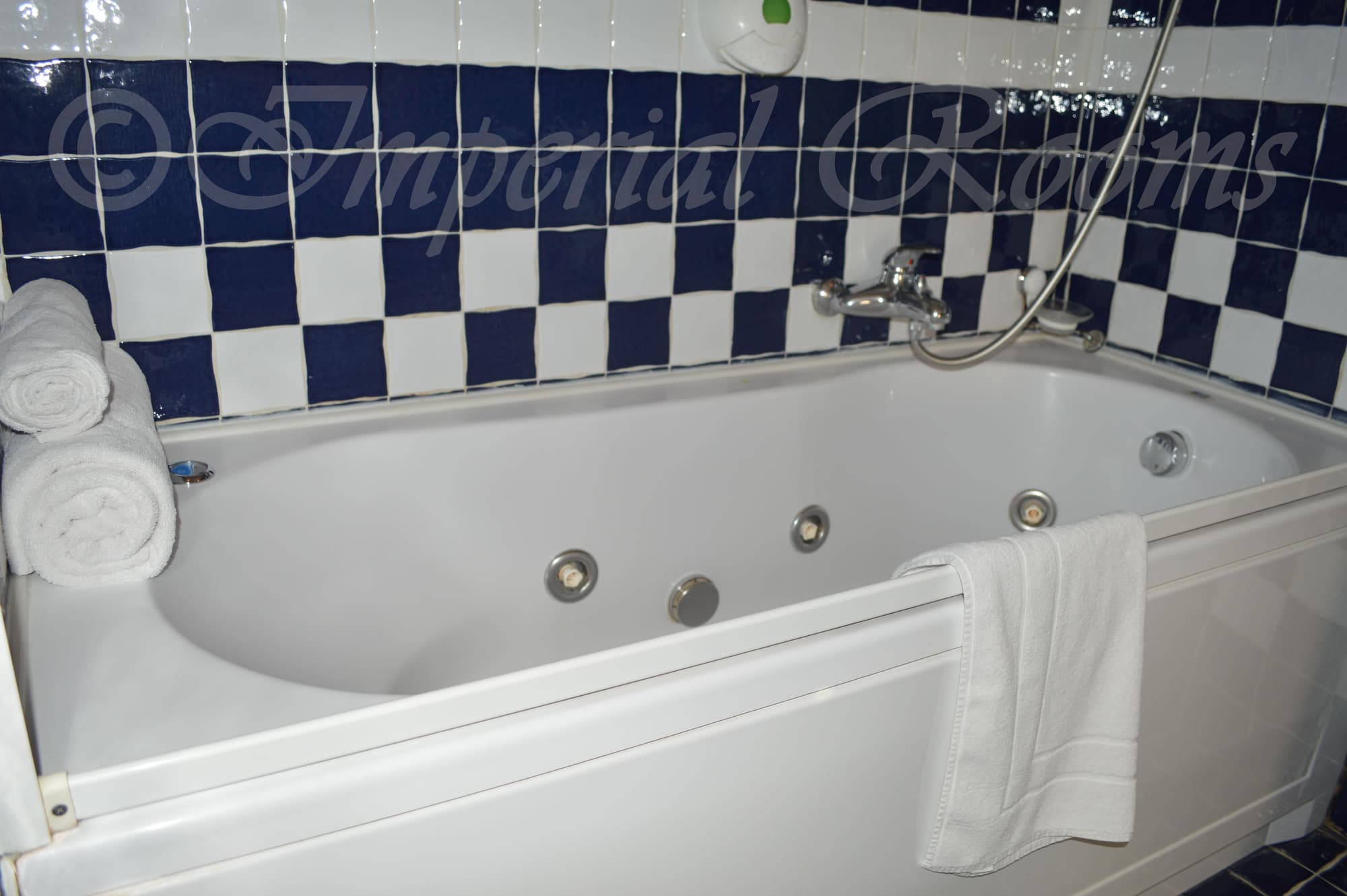 Imperial Rooms, Room