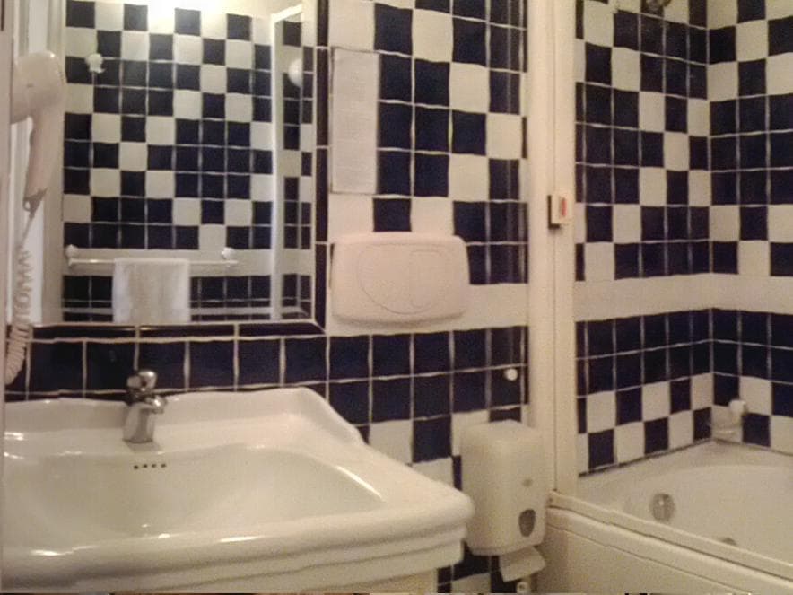 Imperial Rooms, Room