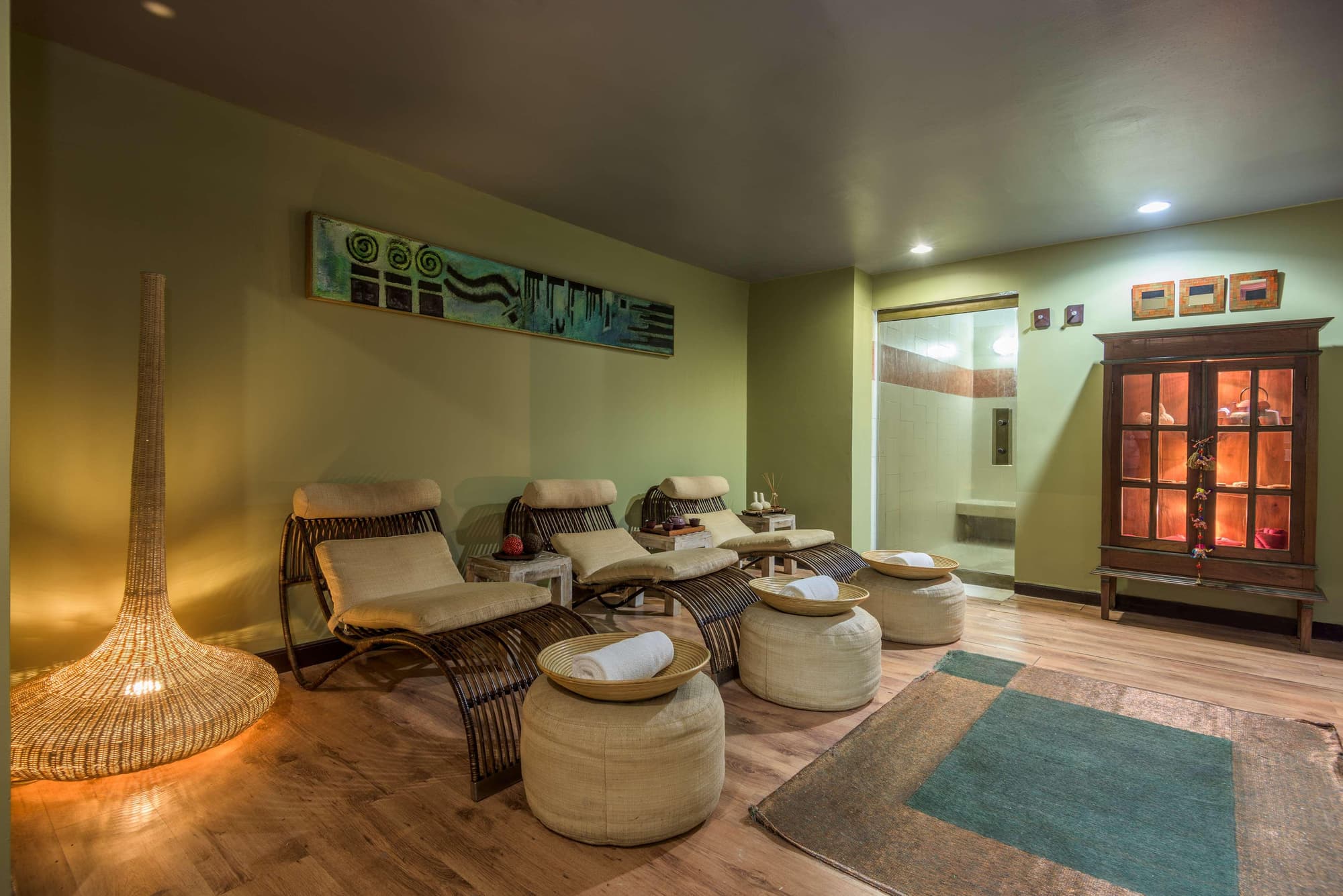 NH Cali Royal, Sports and Entertainment