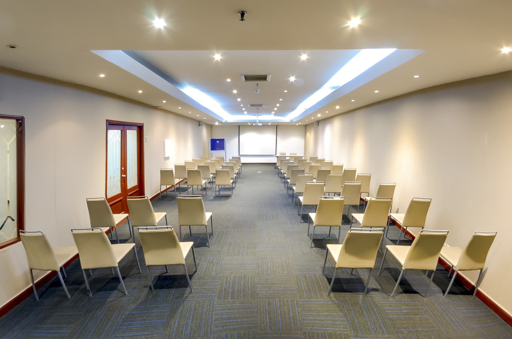 NH Cali Royal, Conferences