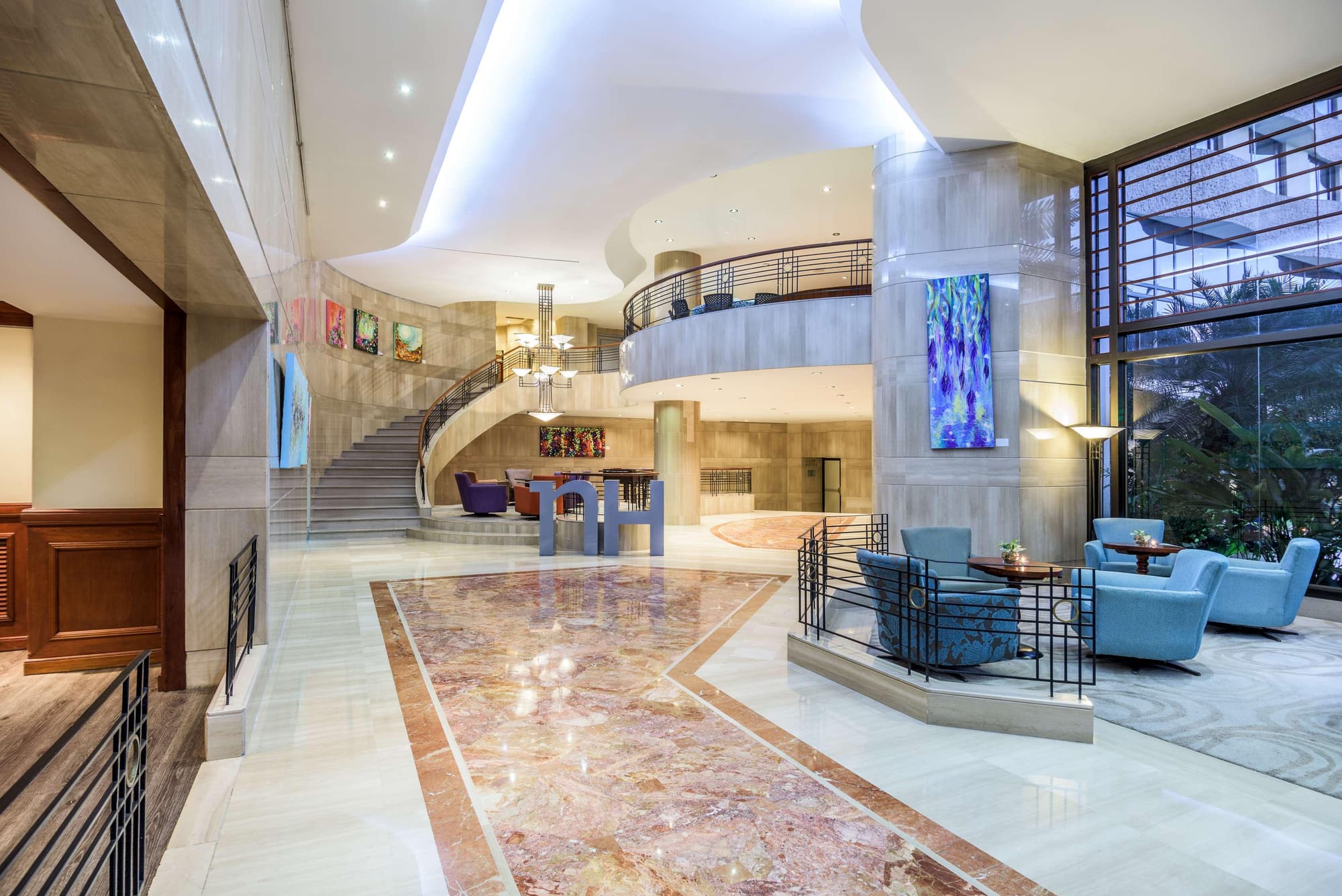 NH Cali Royal, Lobby