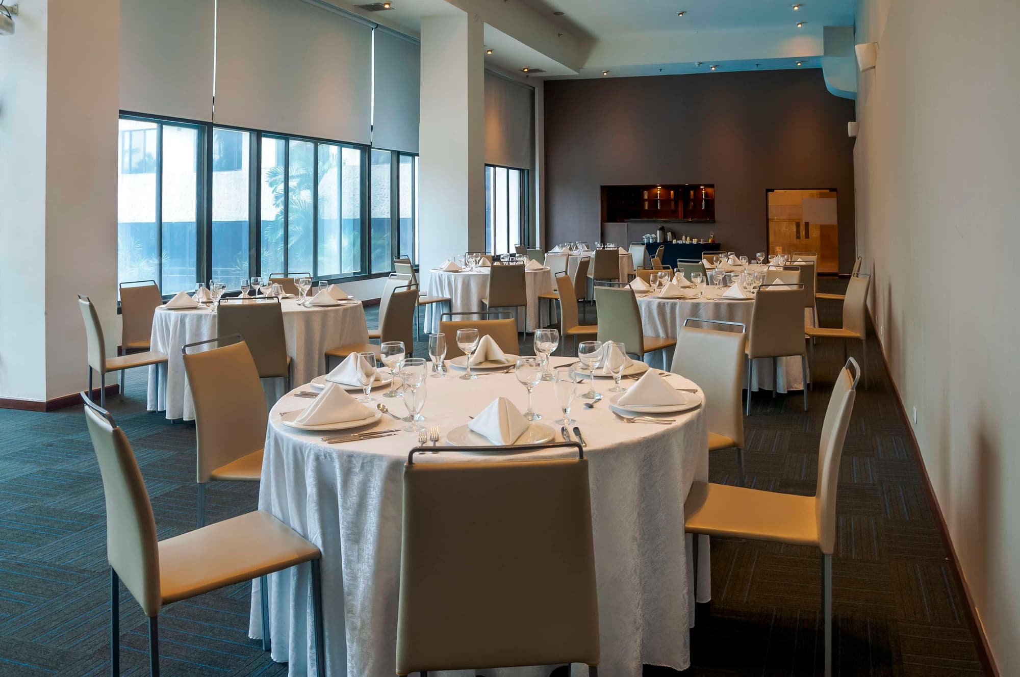 NH Cali Royal, Restaurant