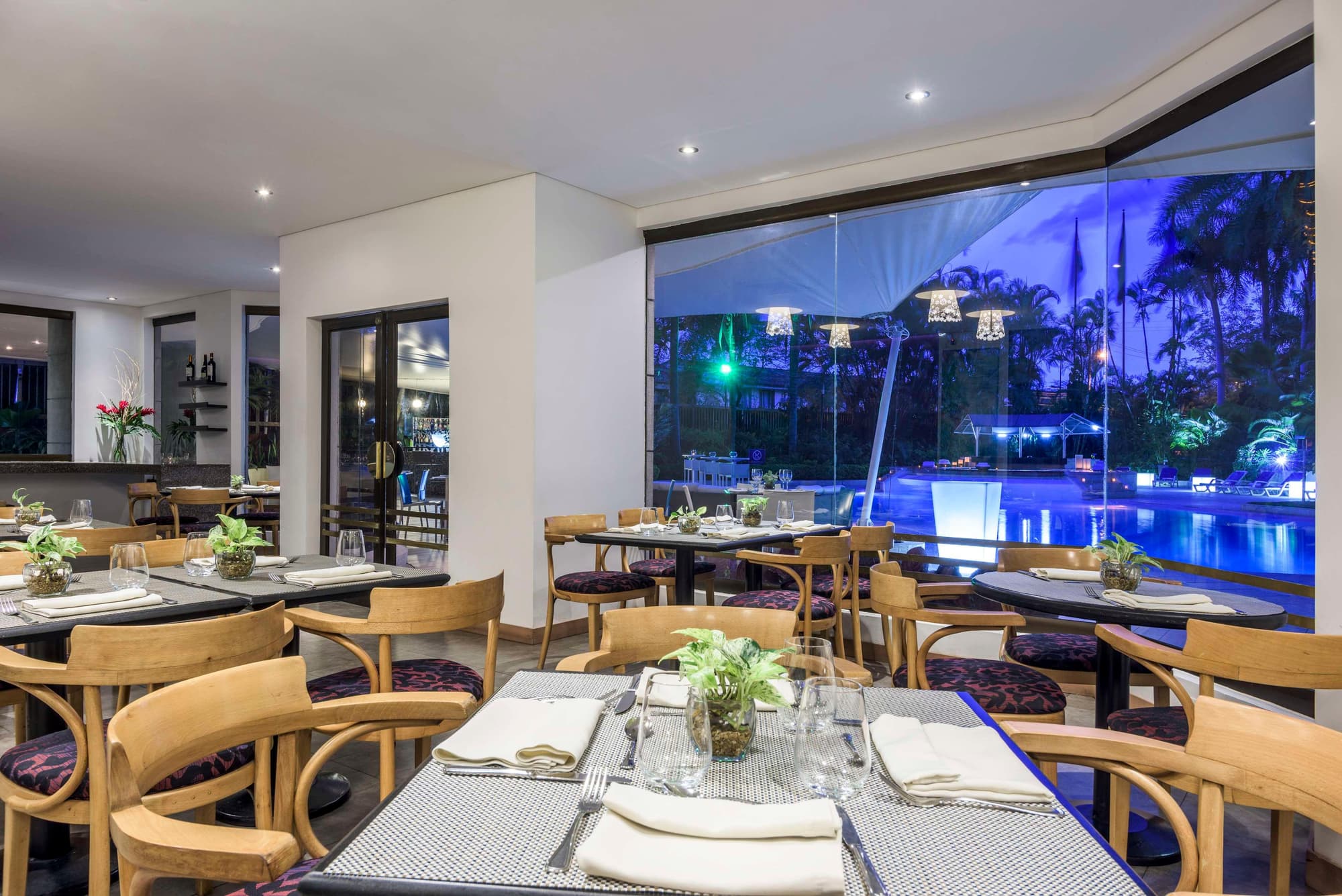 NH Cali Royal, Restaurant