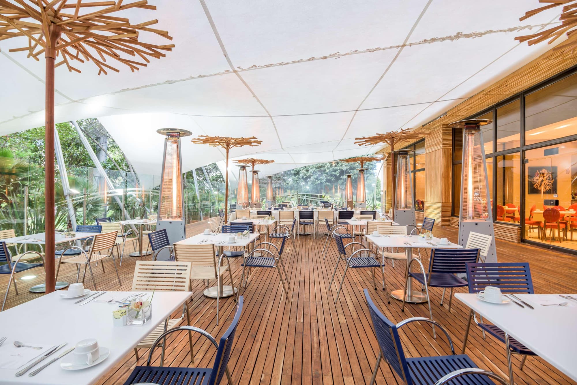 NH Collection Bogotá Teleport Royal, Restaurant