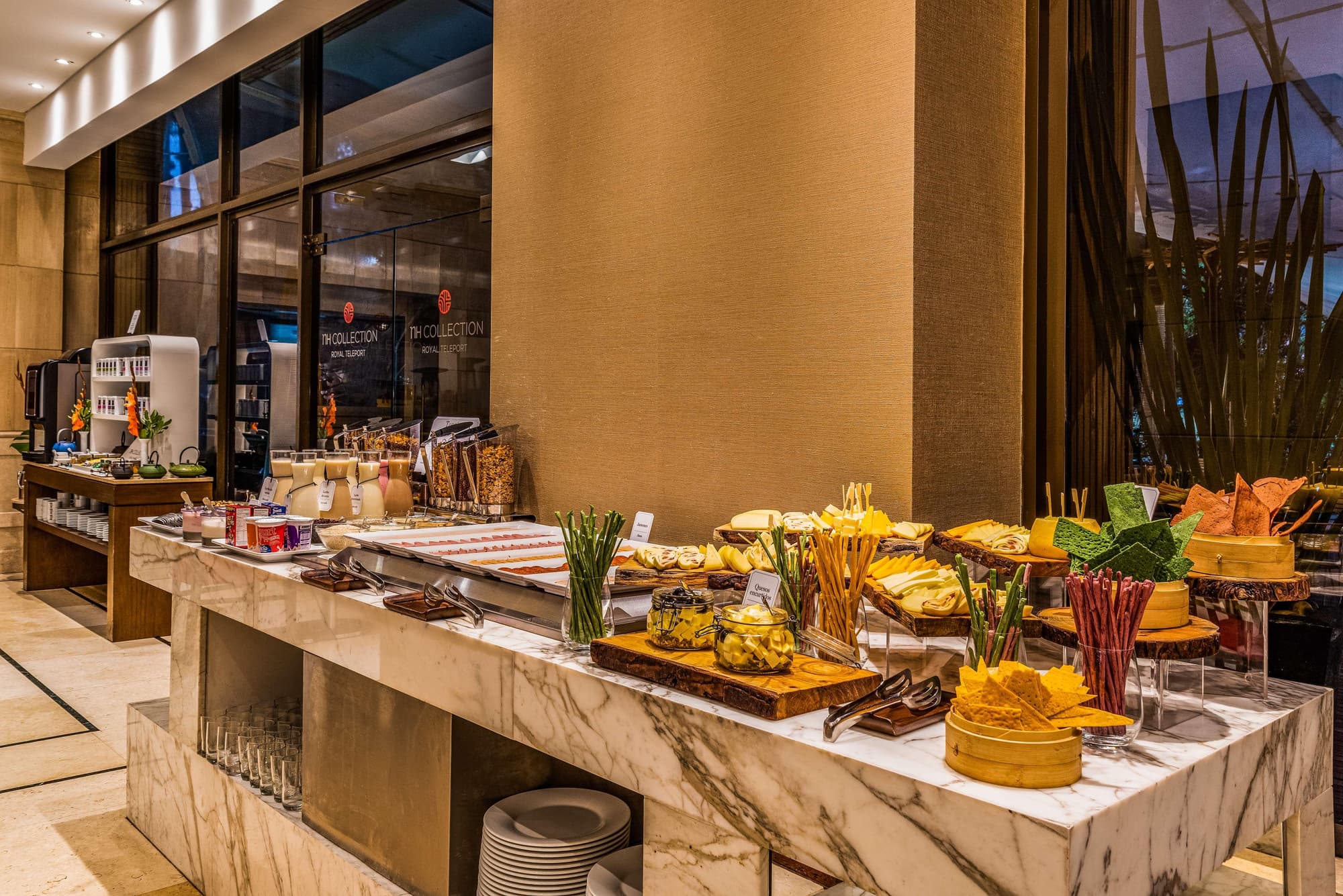 NH Collection Bogotá Teleport Royal, Restaurant