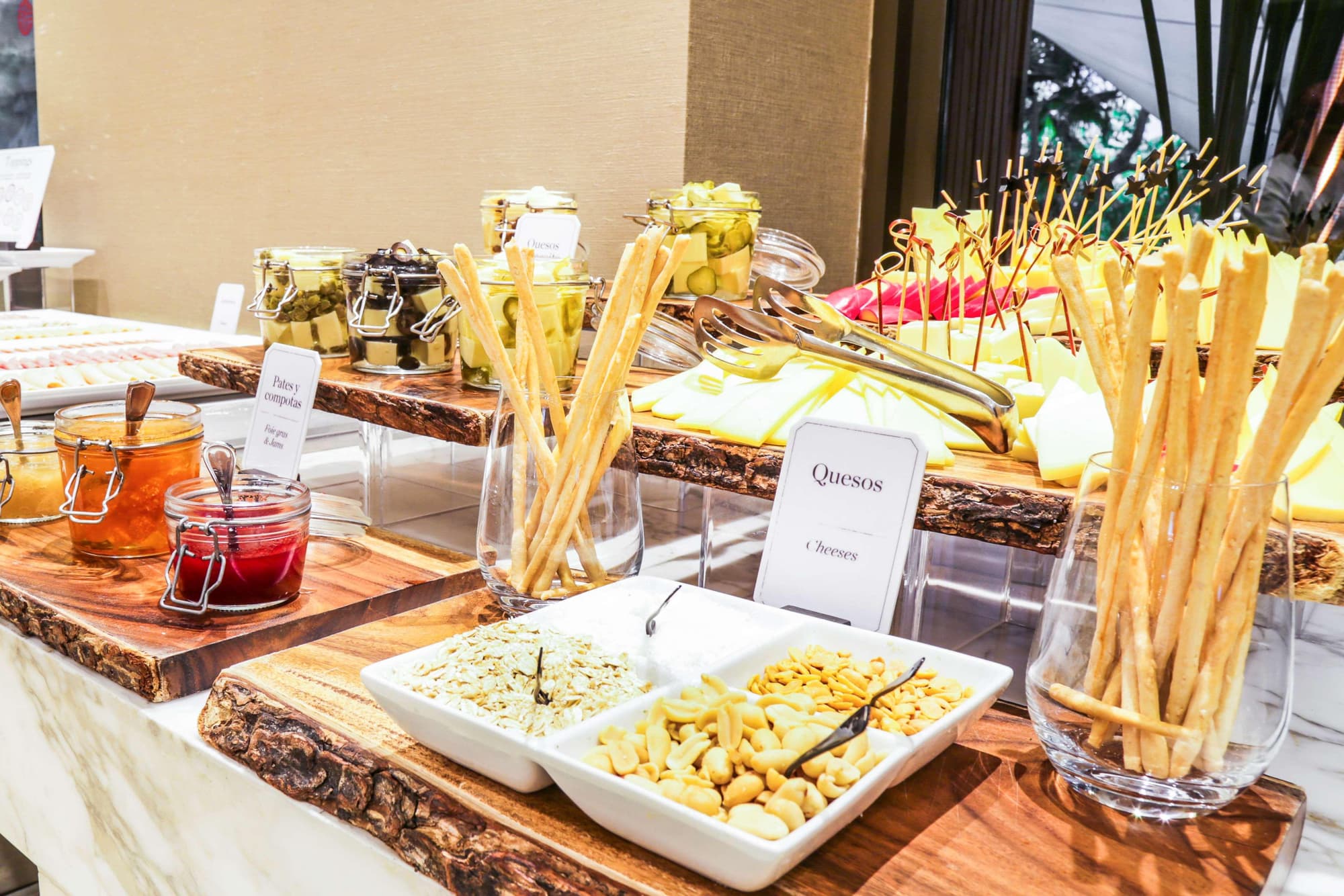 NH Collection Bogotá Teleport Royal, Restaurant