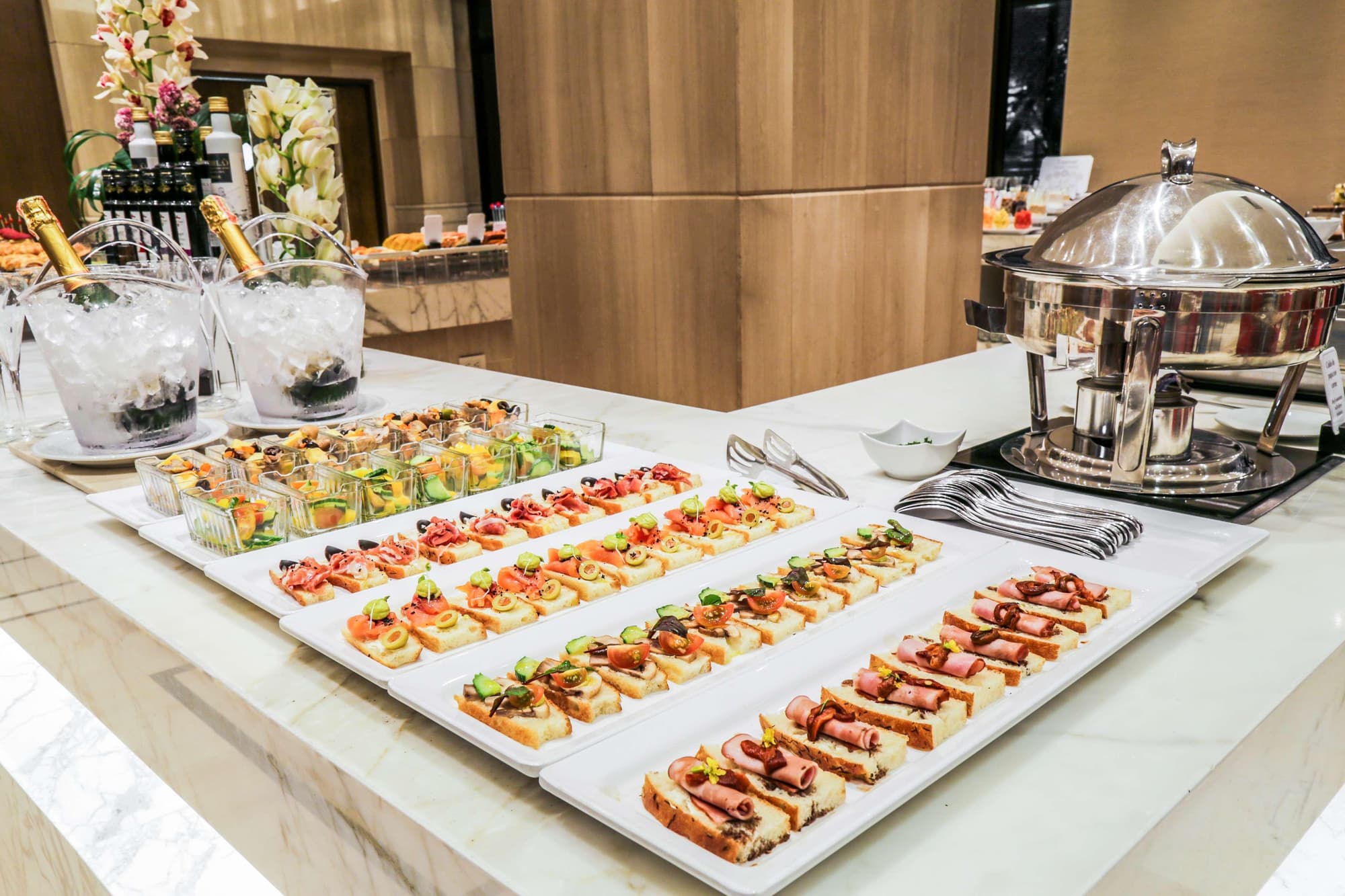 NH Collection Bogotá Teleport Royal, Restaurant