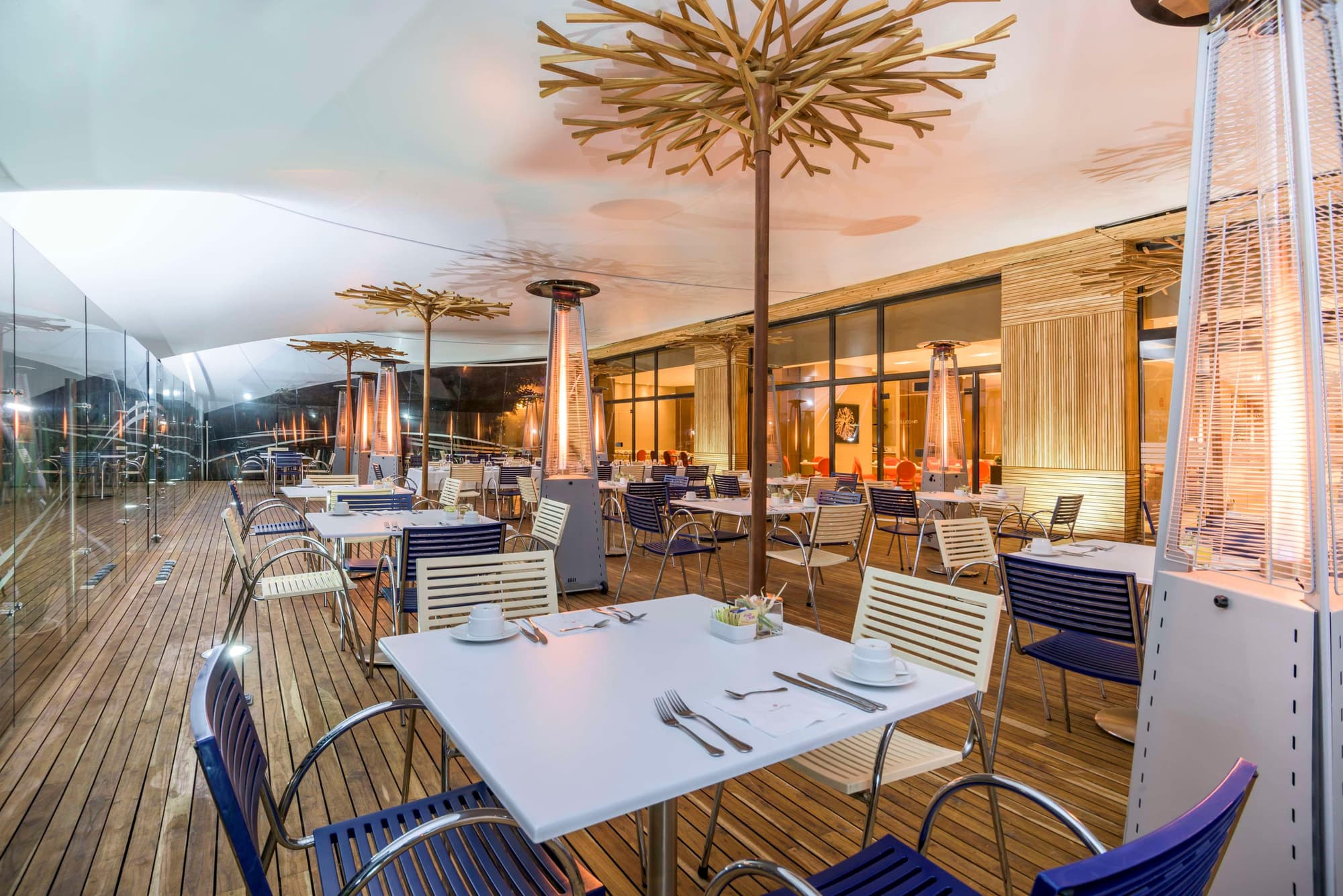 NH Collection Bogotá Teleport Royal, Restaurant