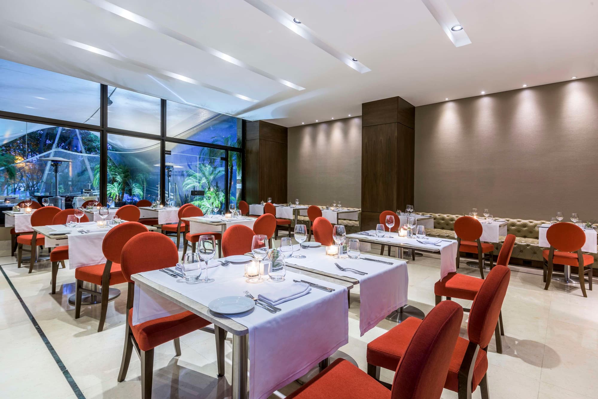 NH Collection Bogotá Teleport Royal, Restaurant