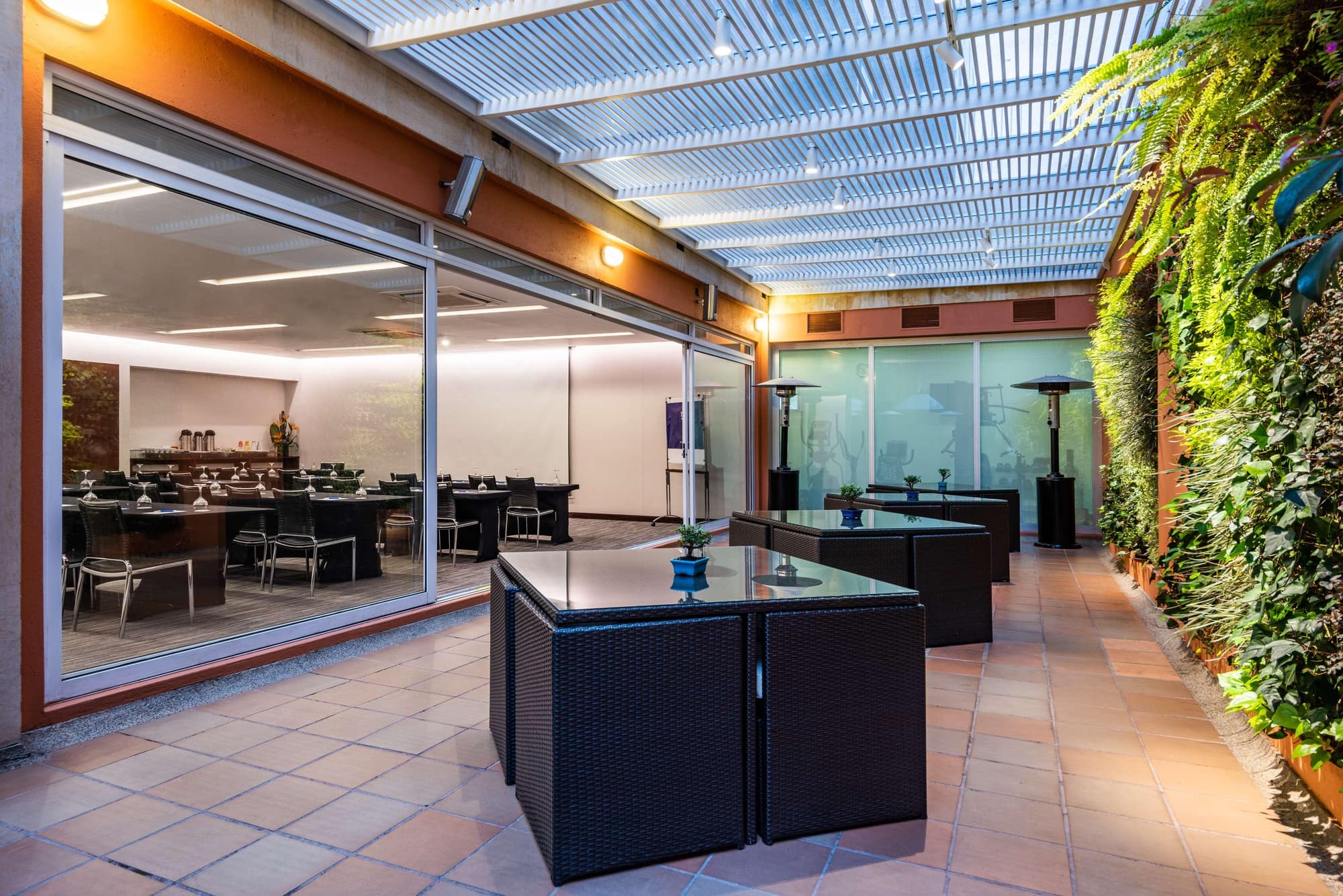 NH Bogotá Pavillon Royal, Conferences