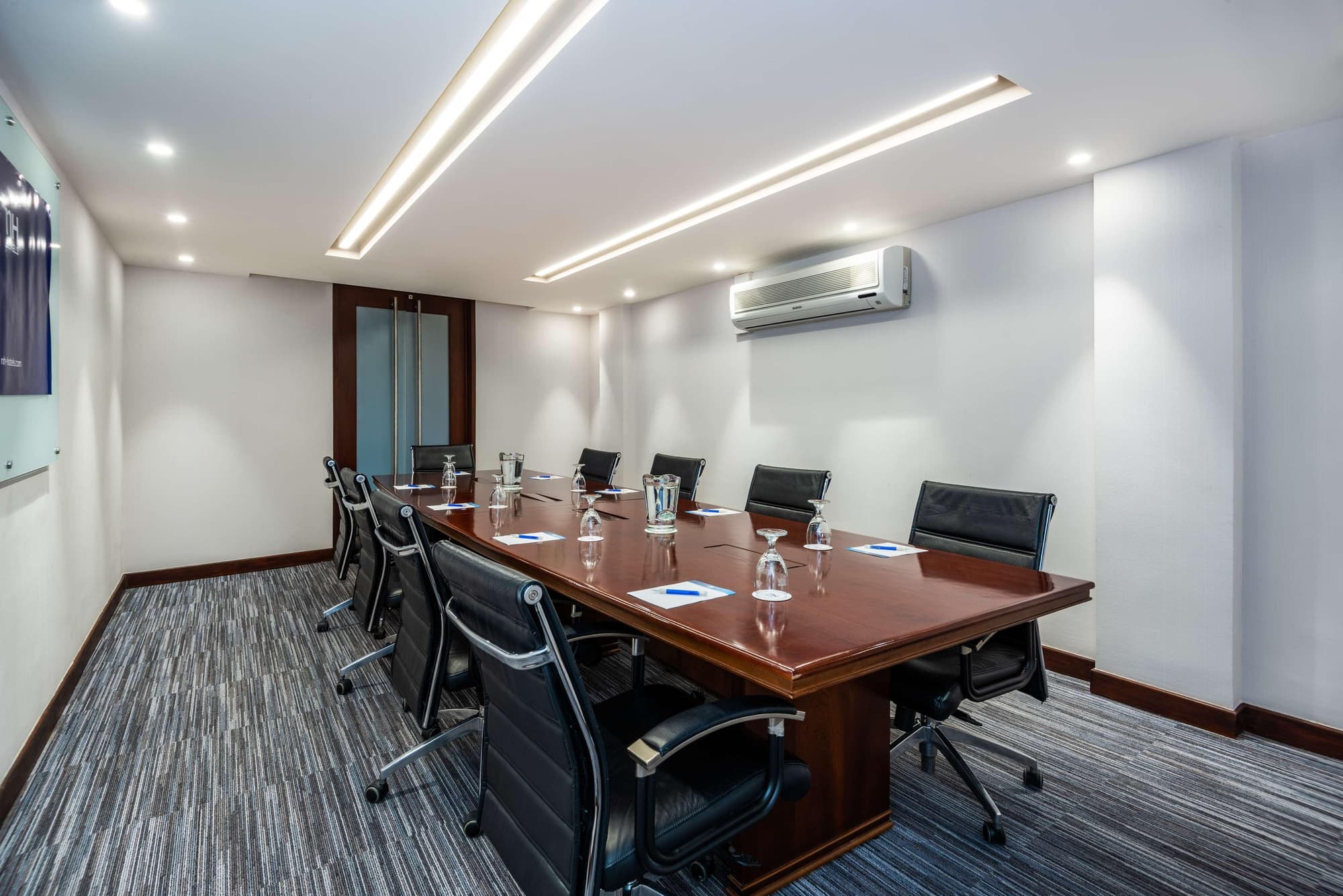 NH Bogotá Pavillon Royal, Conferences