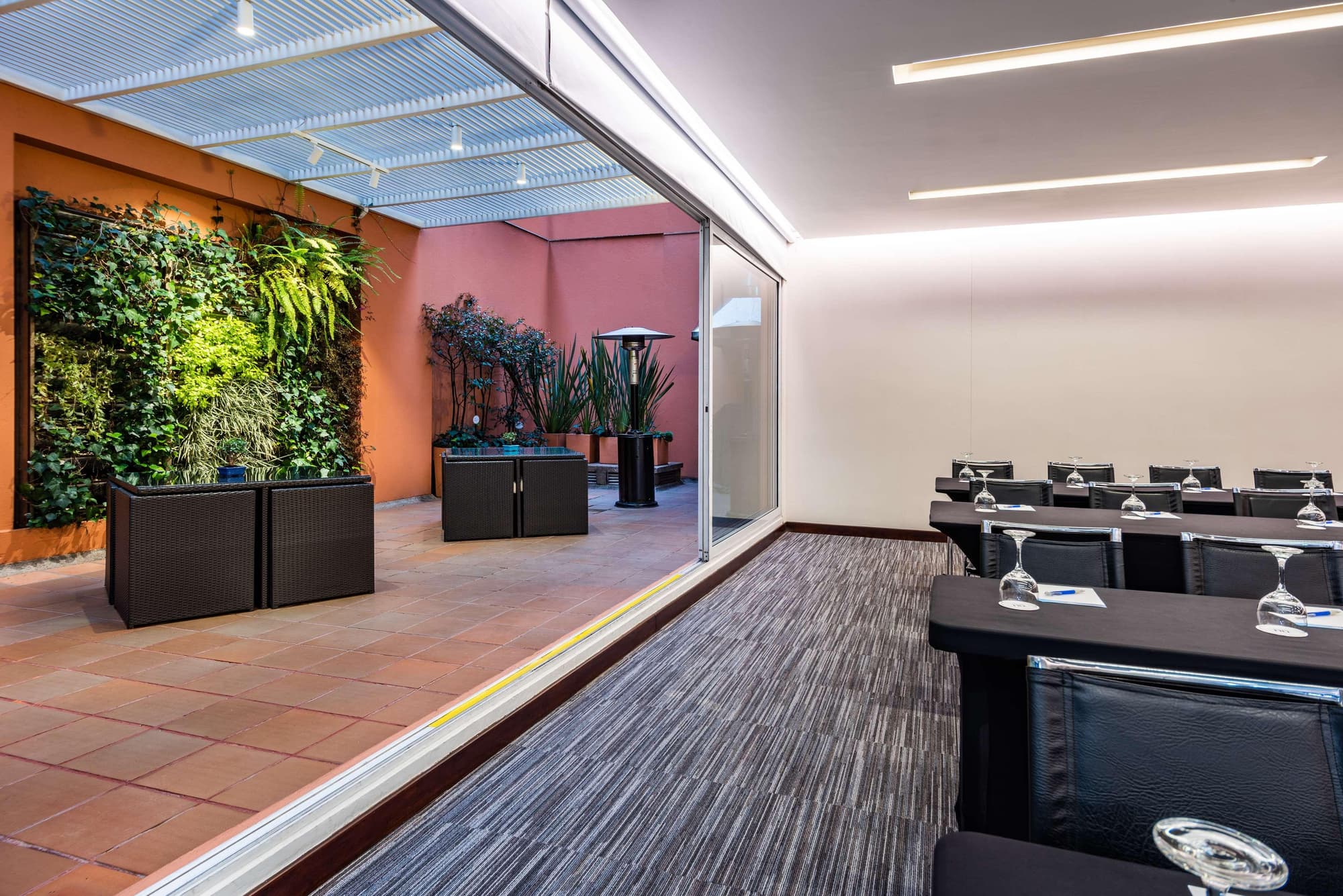 NH Bogotá Pavillon Royal, Conferences