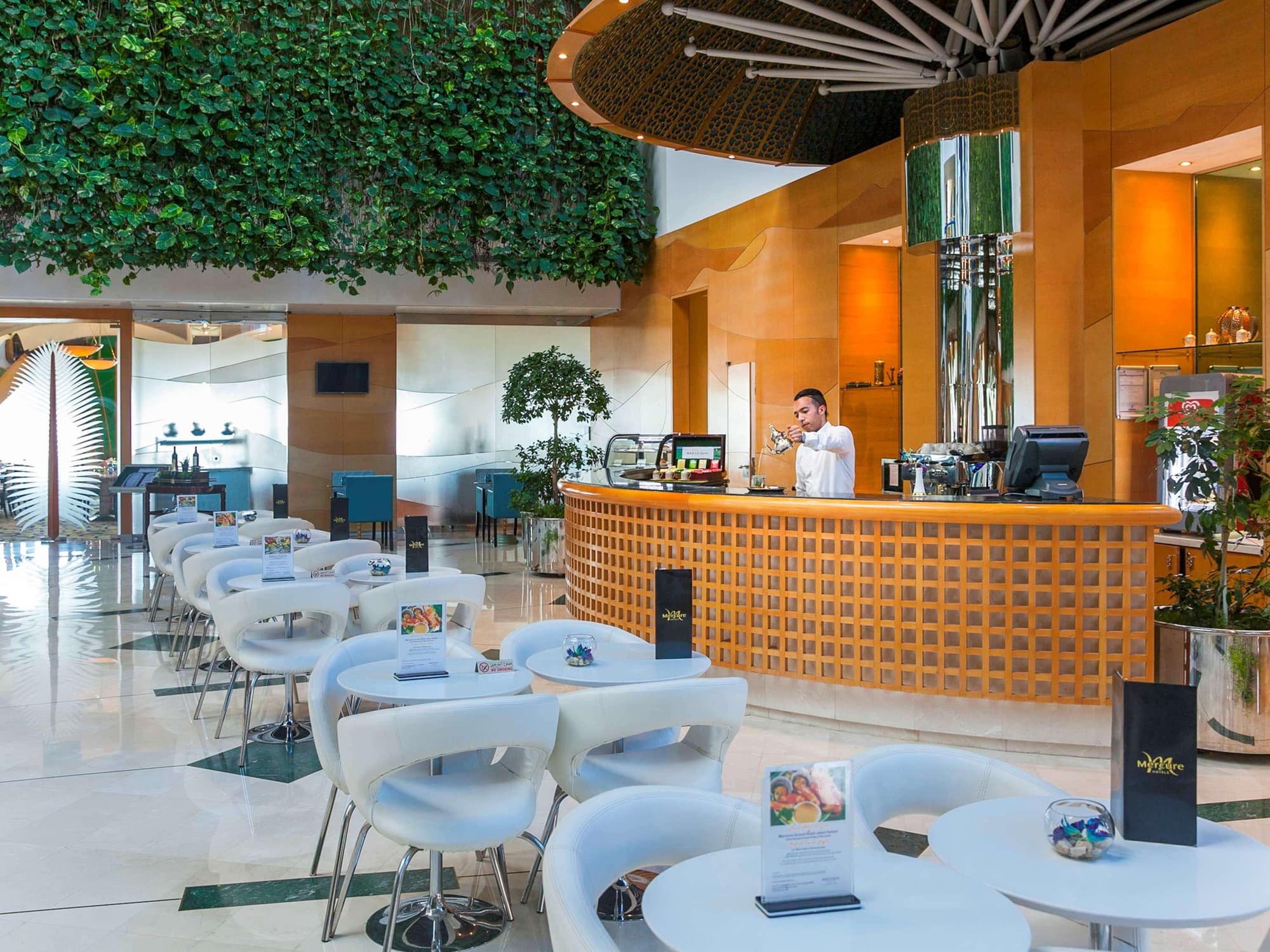 Mercure Grand Jebel Hafeet, Restaurant