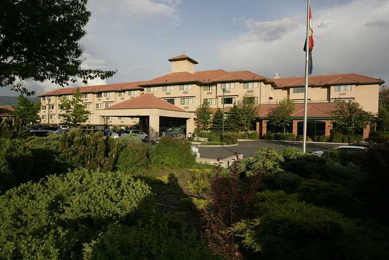 Kanata Kelowna Hotel and Conference Centre, General view