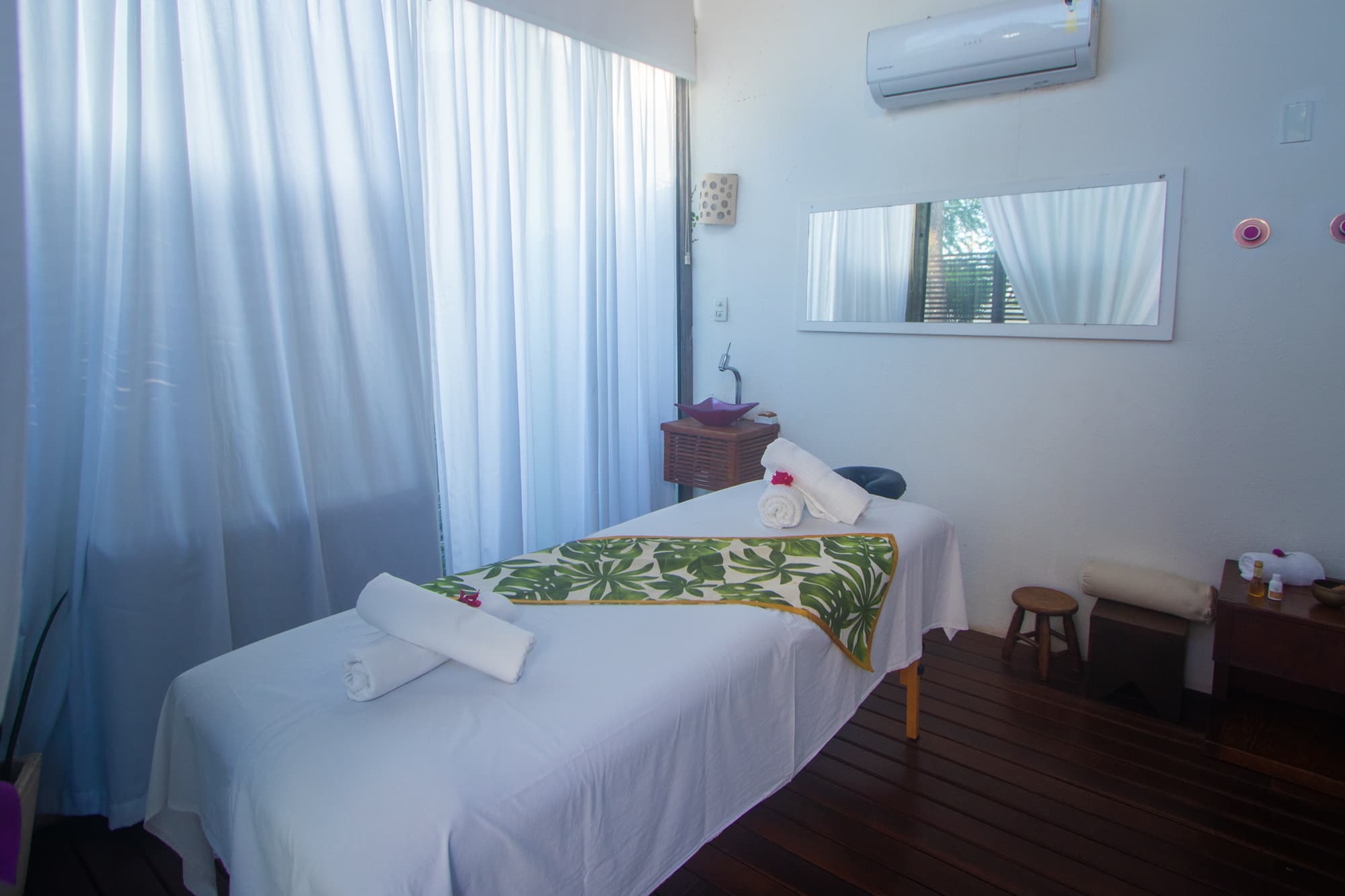 Serena Buzios, Sports and Entertainment