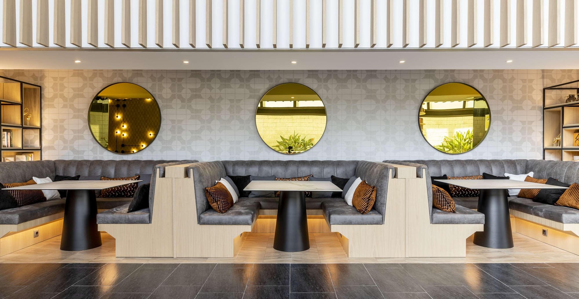 Ilunion Barcelona, Lobby