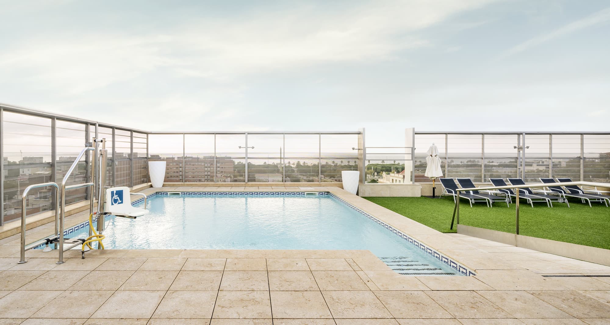 Ilunion Barcelona, Pool