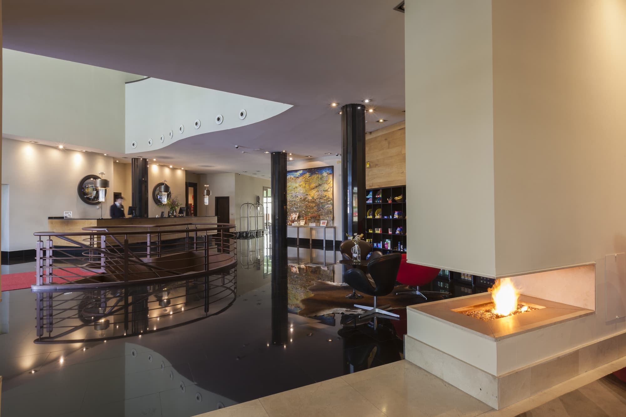 URH Zen Balagares, Lobby