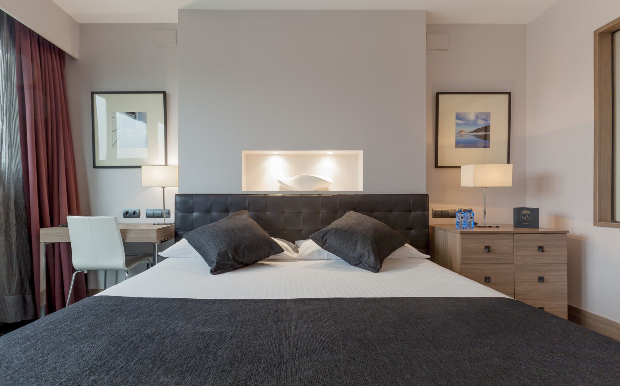 URH Zen Balagares, Room