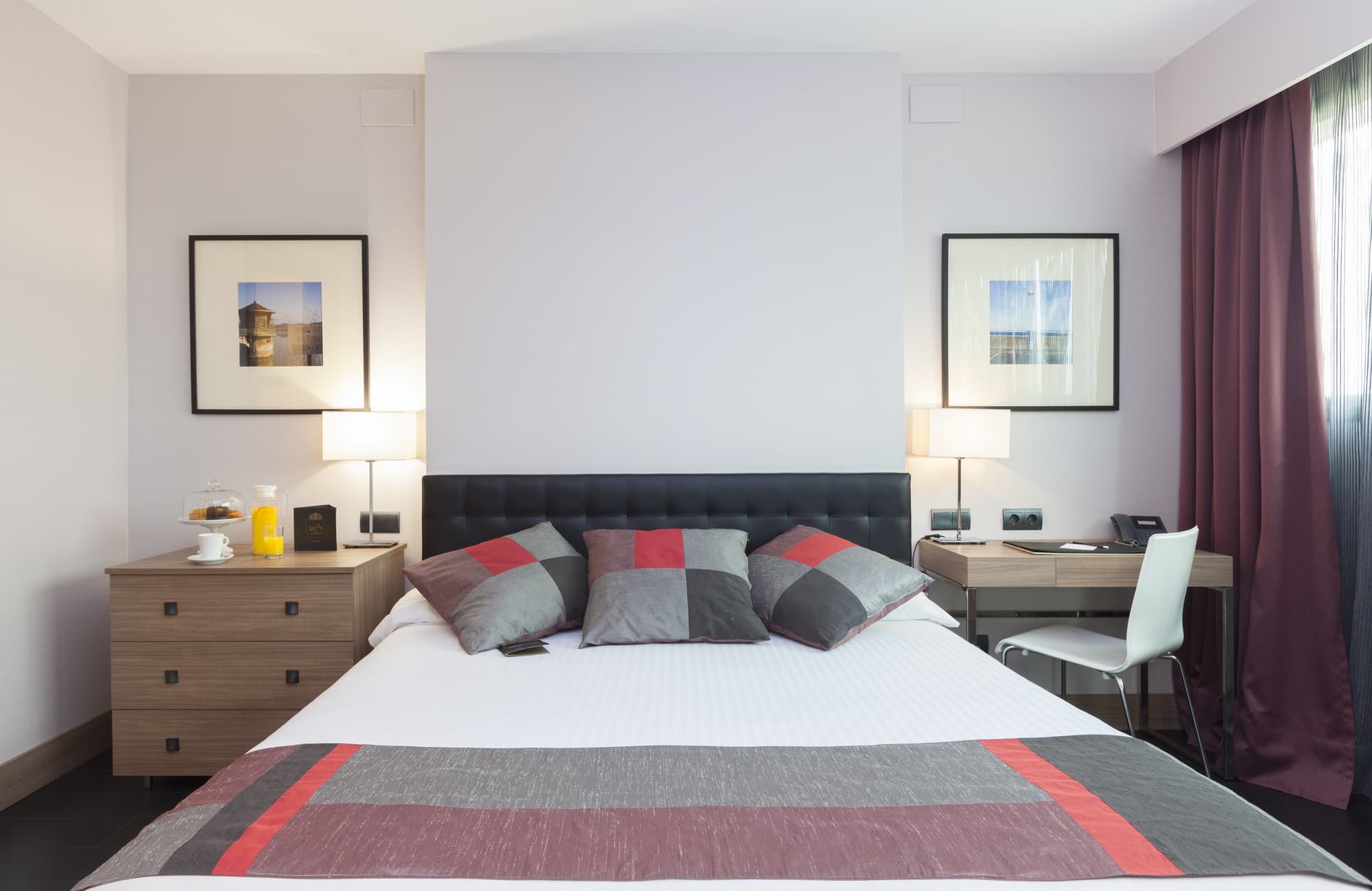 URH Zen Balagares, Room