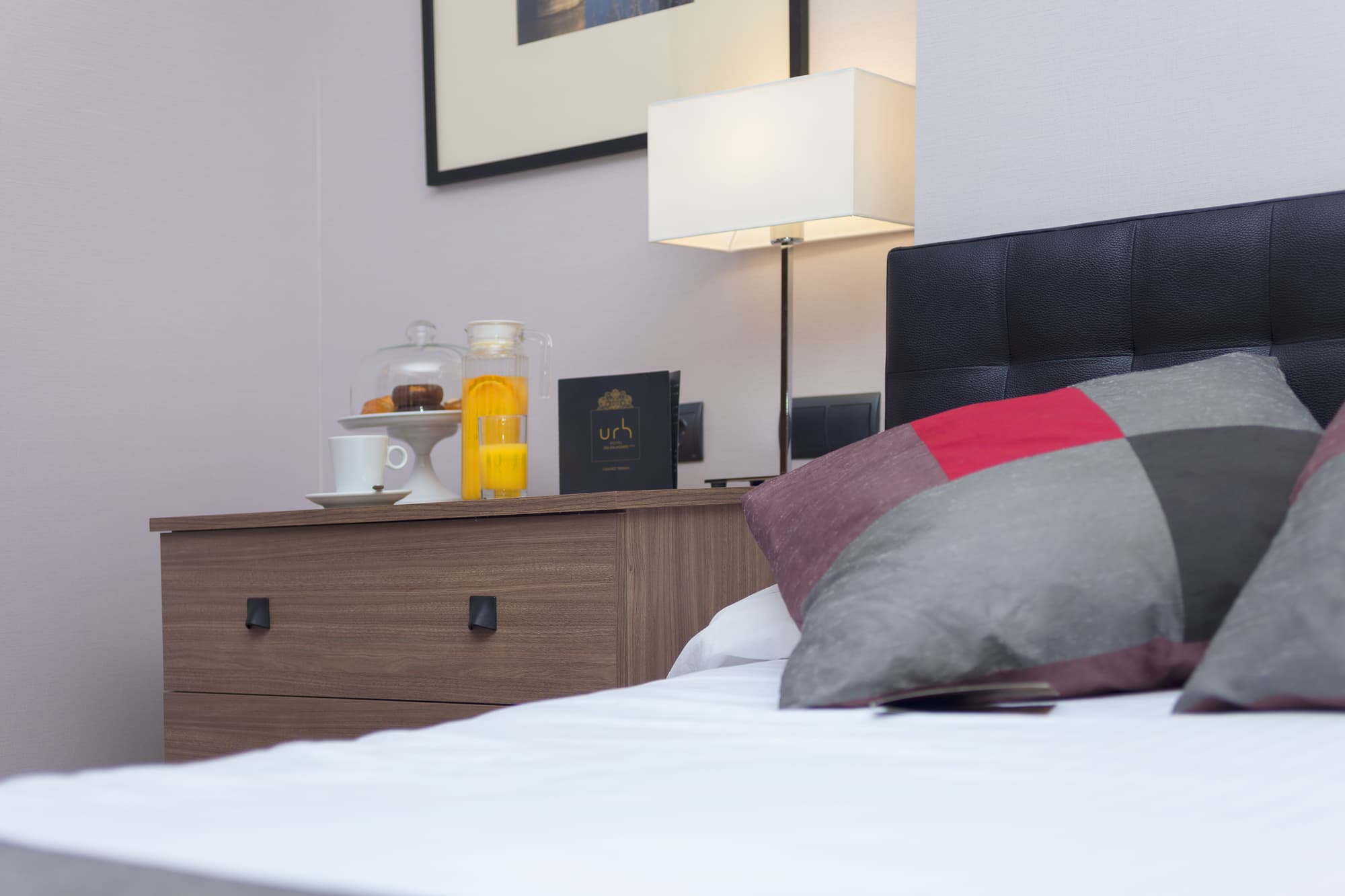 URH Zen Balagares, Room